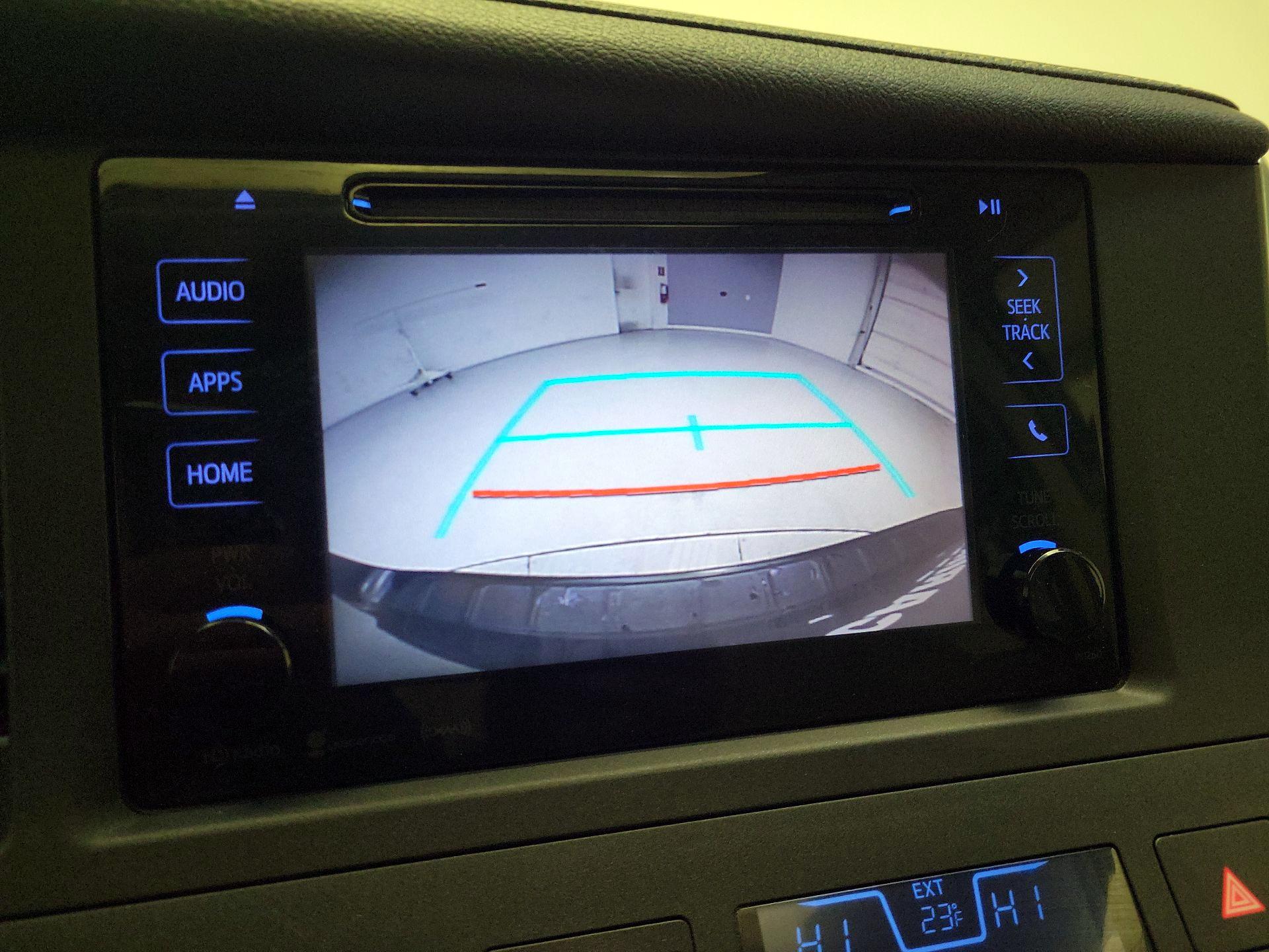 Thumbnail: 2016 Toyota Sienna - 14