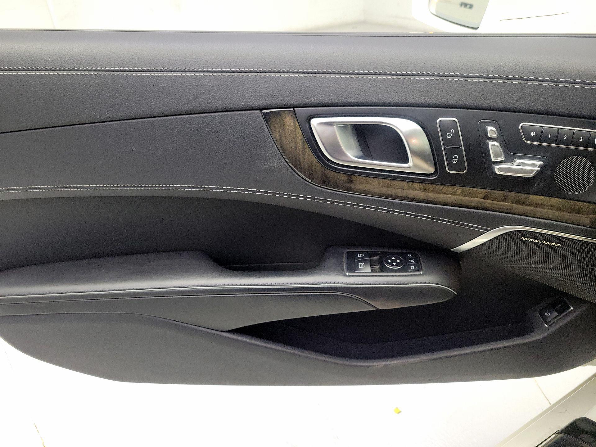 Thumbnail: 2016 Mercedes-Benz SL-Class - 12