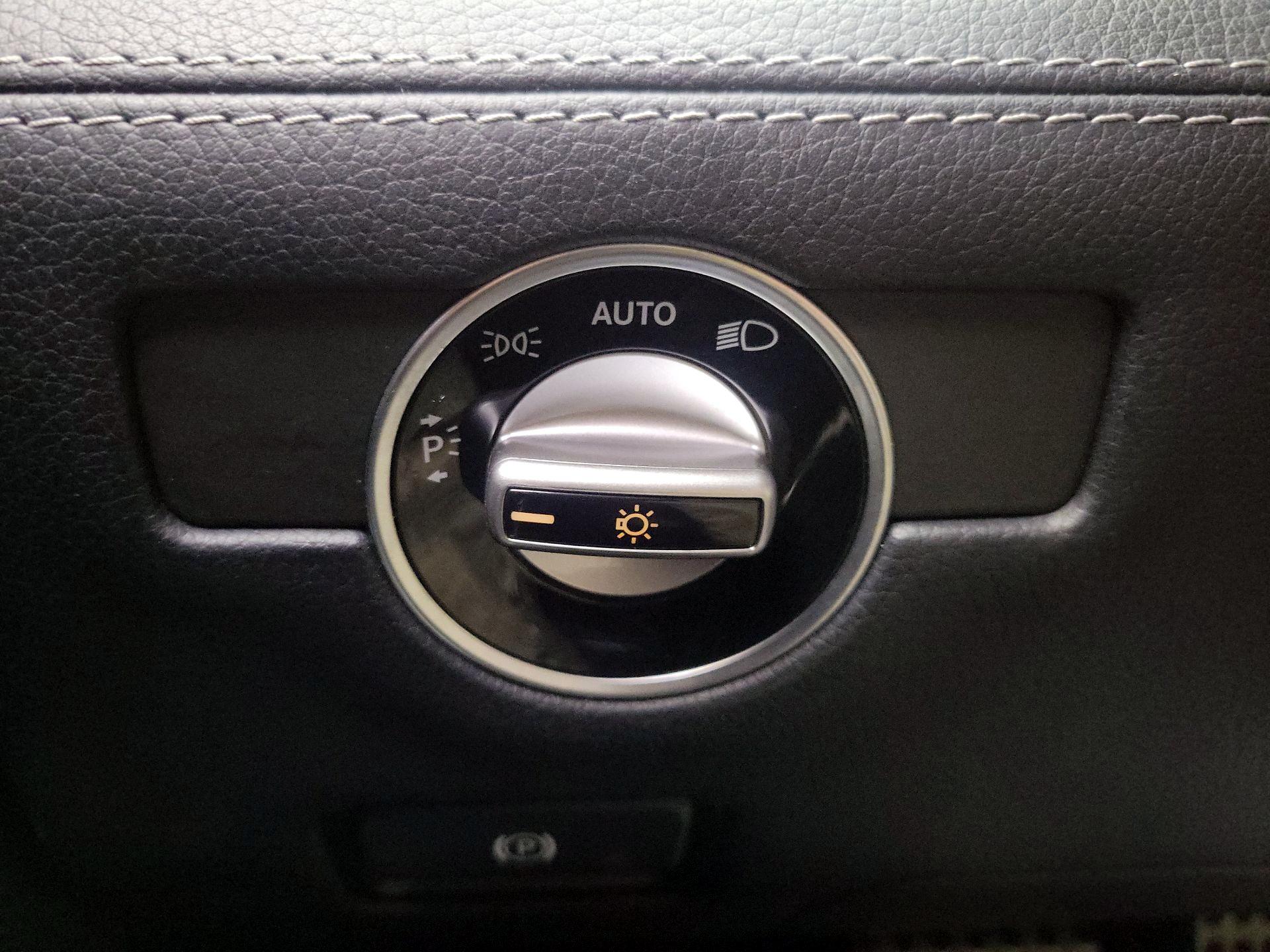 Thumbnail: 2016 Mercedes-Benz SL-Class - 13