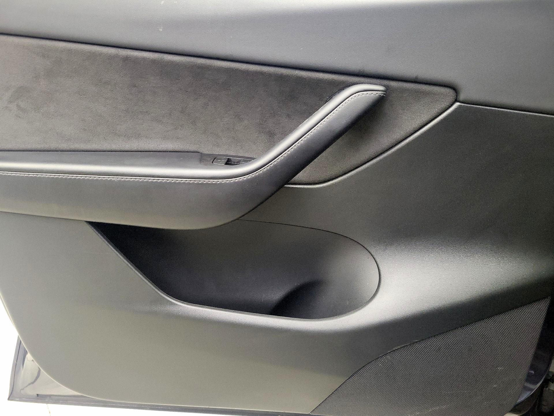 Thumbnail: 2022 Tesla Model Y - 12