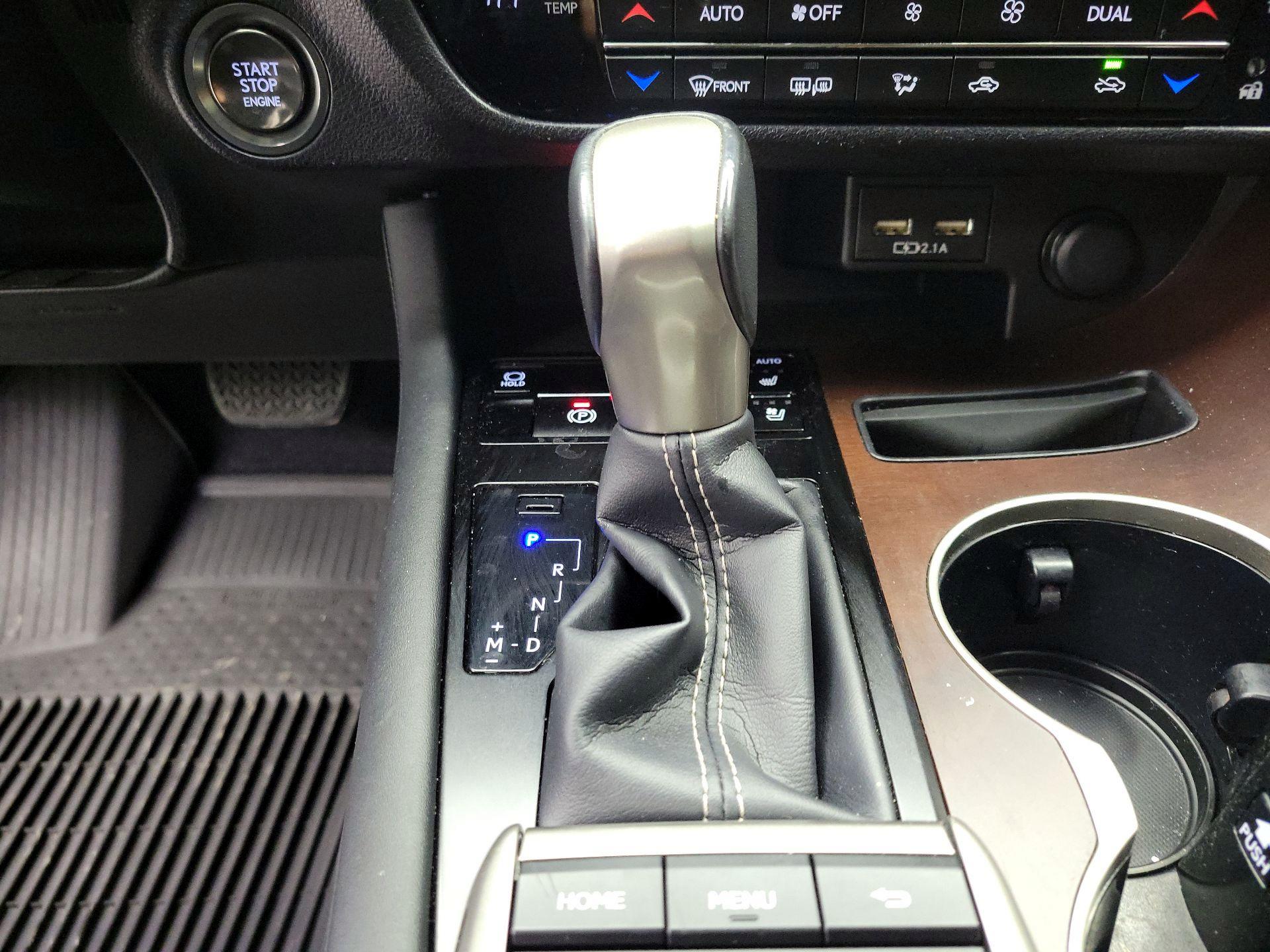 Thumbnail: 2022 Lexus RX - 16