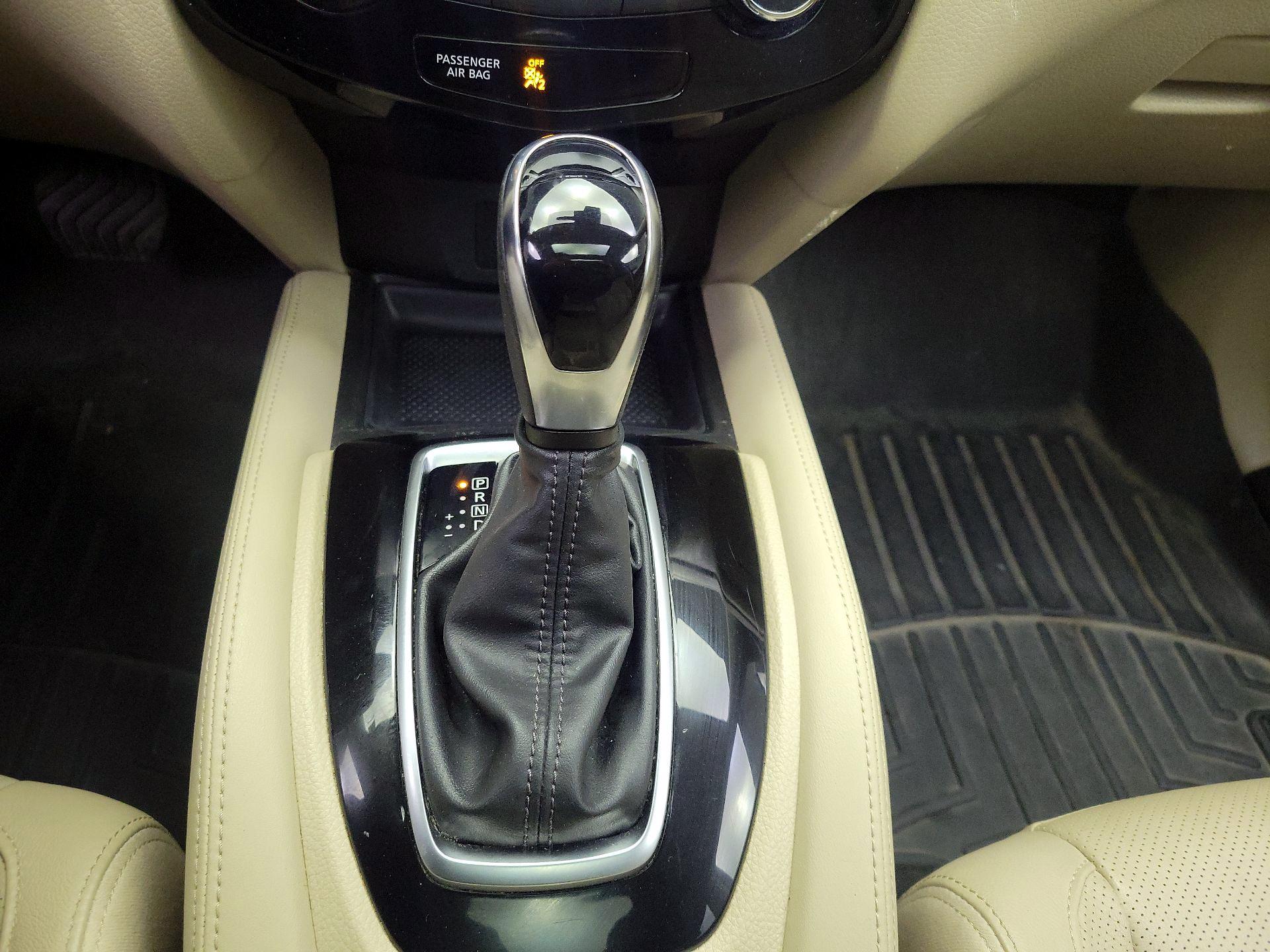 Thumbnail: 2018 Nissan Rogue - 18