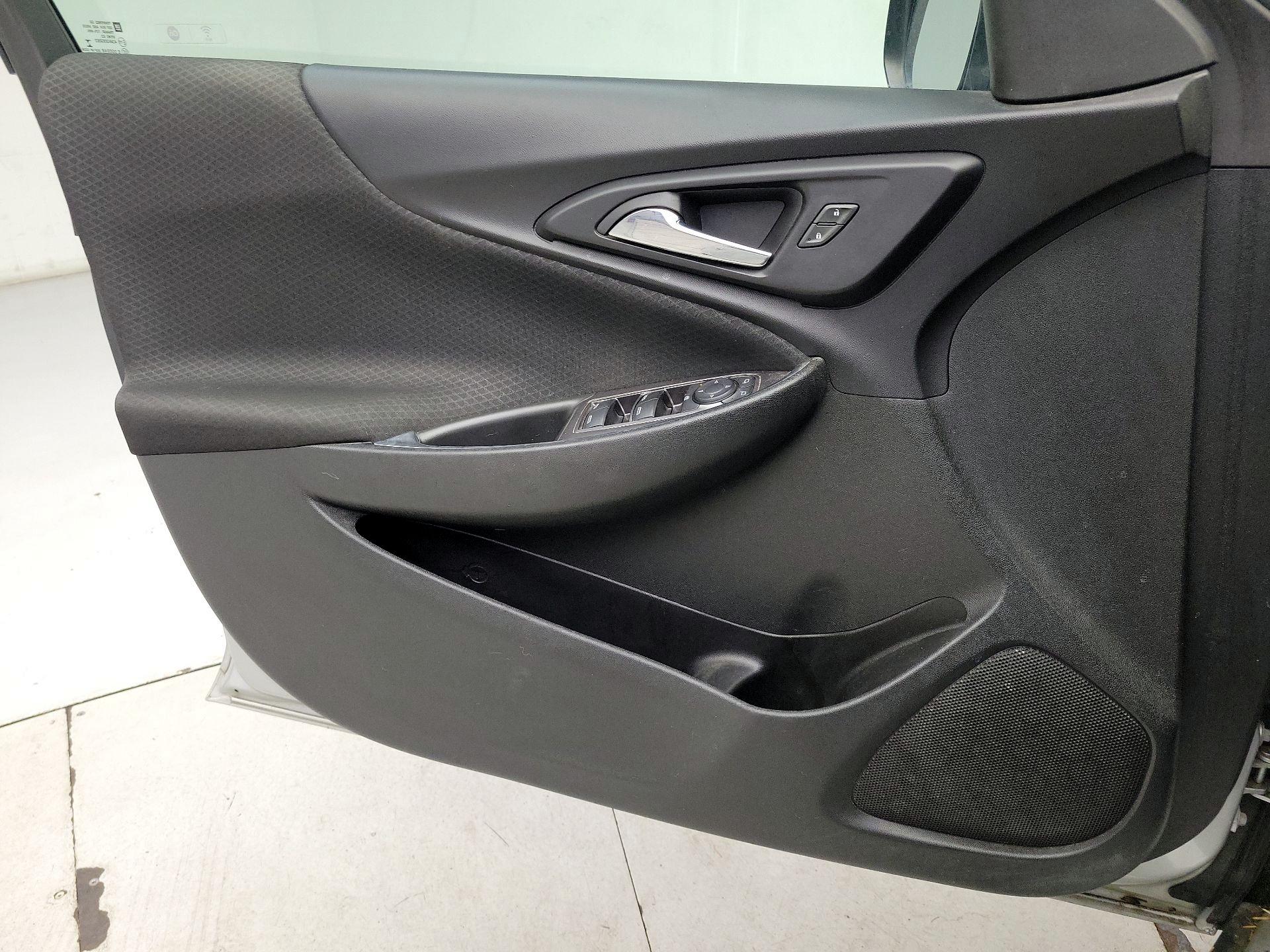 Thumbnail: 2020 Chevrolet Malibu - 12