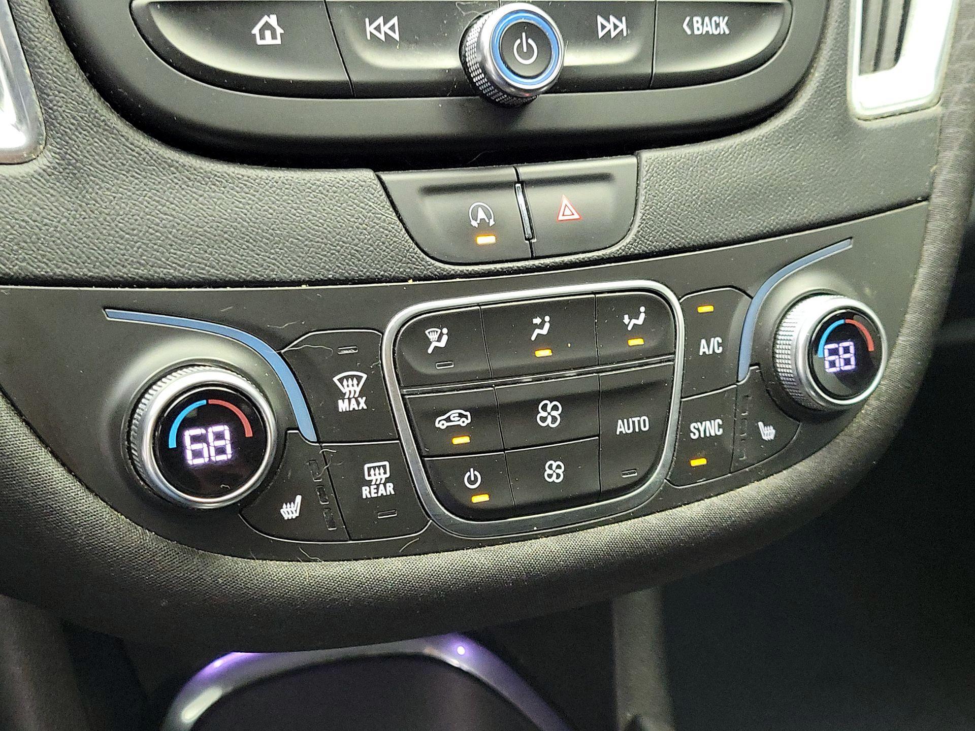 Thumbnail: 2020 Chevrolet Malibu - 16