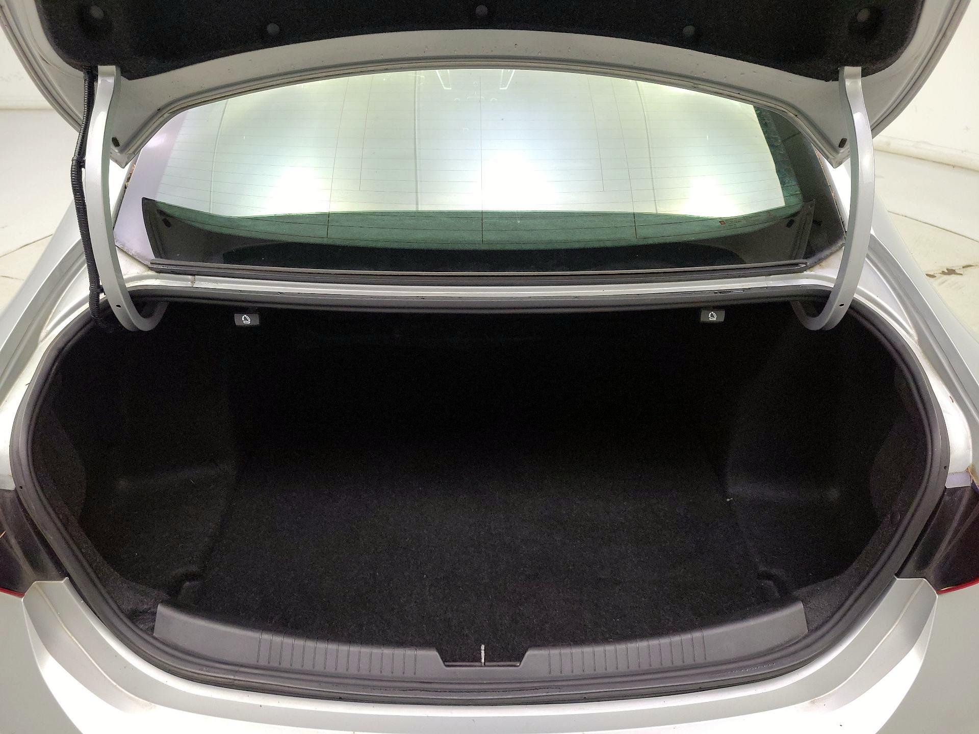 Thumbnail: 2020 Chevrolet Malibu - 20