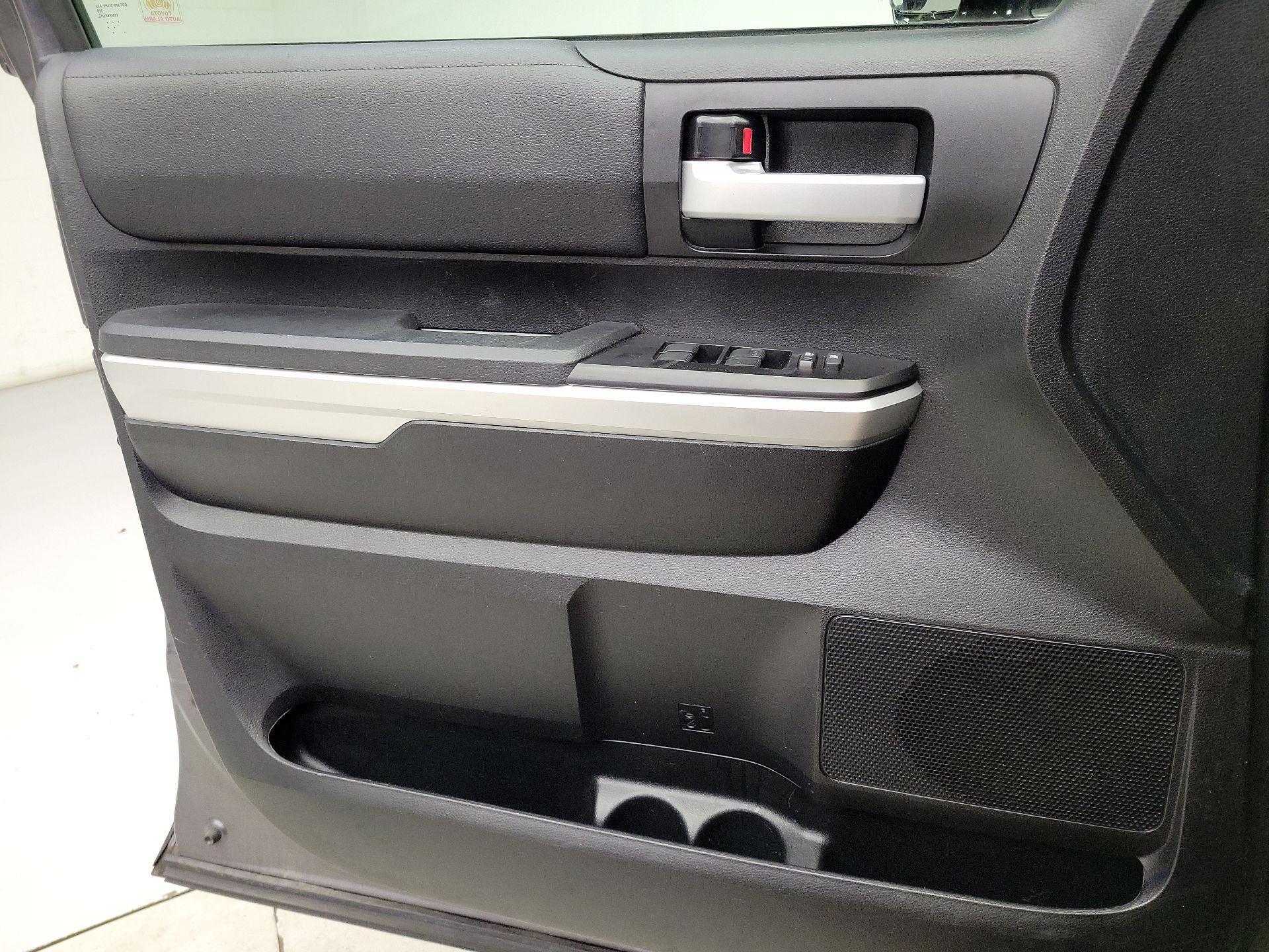 Thumbnail: 2017 Toyota Tundra - 12