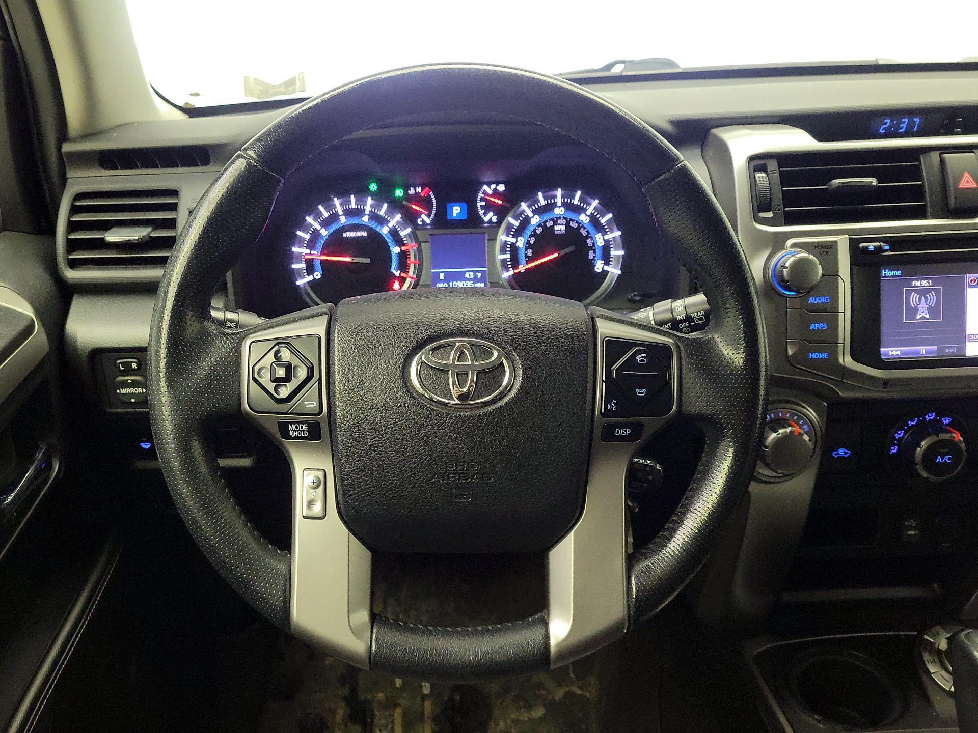 Thumbnail: 2014 Toyota 4Runner - 10