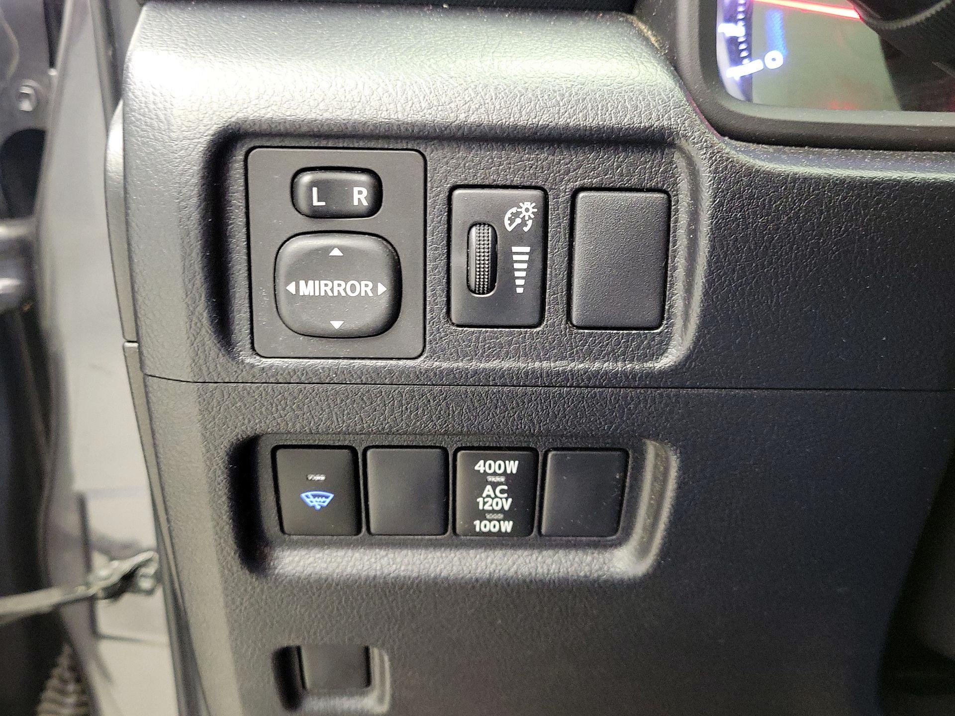 Thumbnail: 2014 Toyota 4Runner - 13