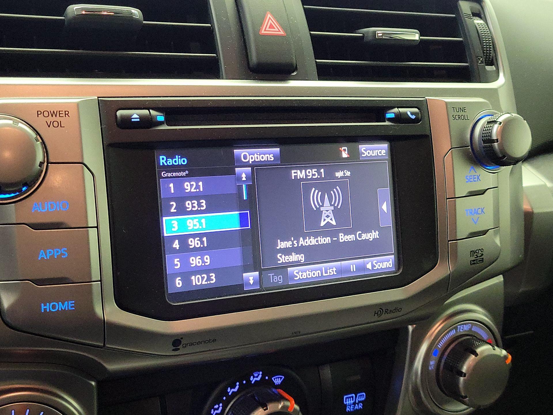 Thumbnail: 2014 Toyota 4Runner - 16