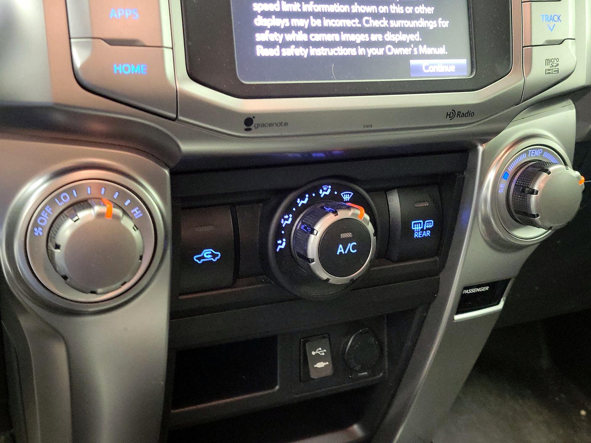 Thumbnail: 2014 Toyota 4Runner - 17