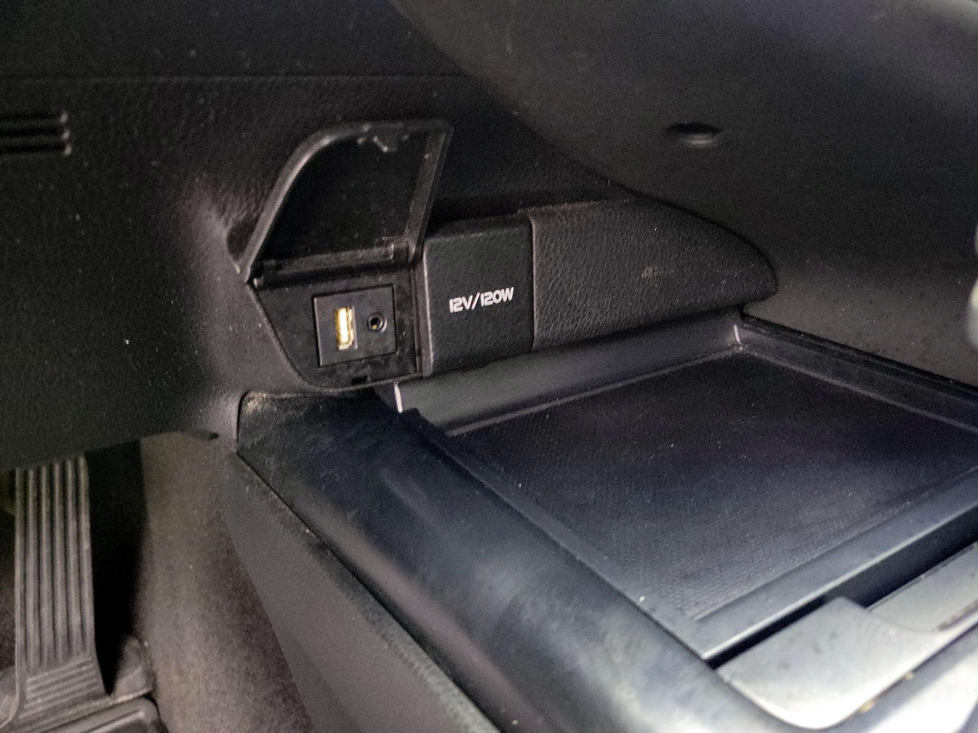 Thumbnail: 2019 Toyota Camry - 18