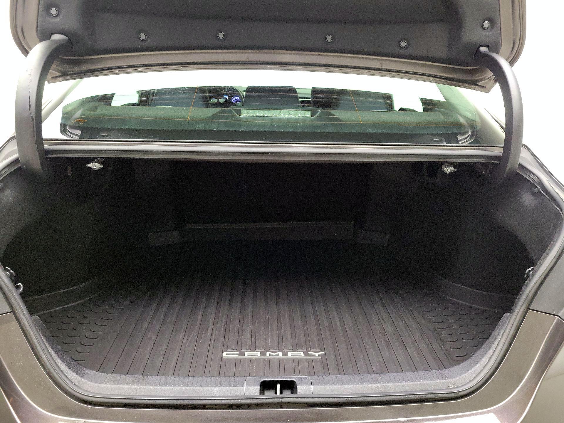 Thumbnail: 2019 Toyota Camry - 20