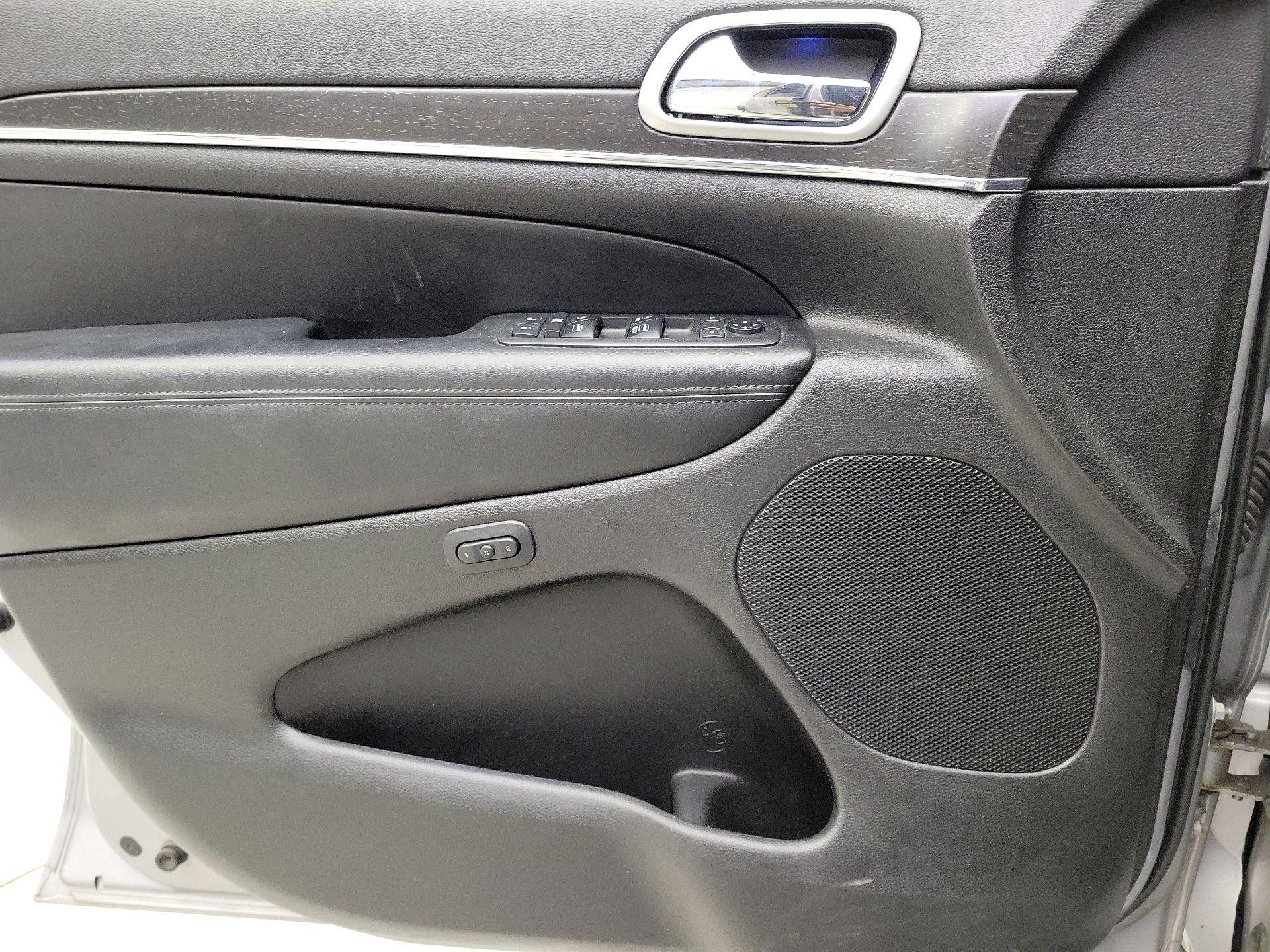 Thumbnail: 2018 Jeep Grand Cherokee - 12