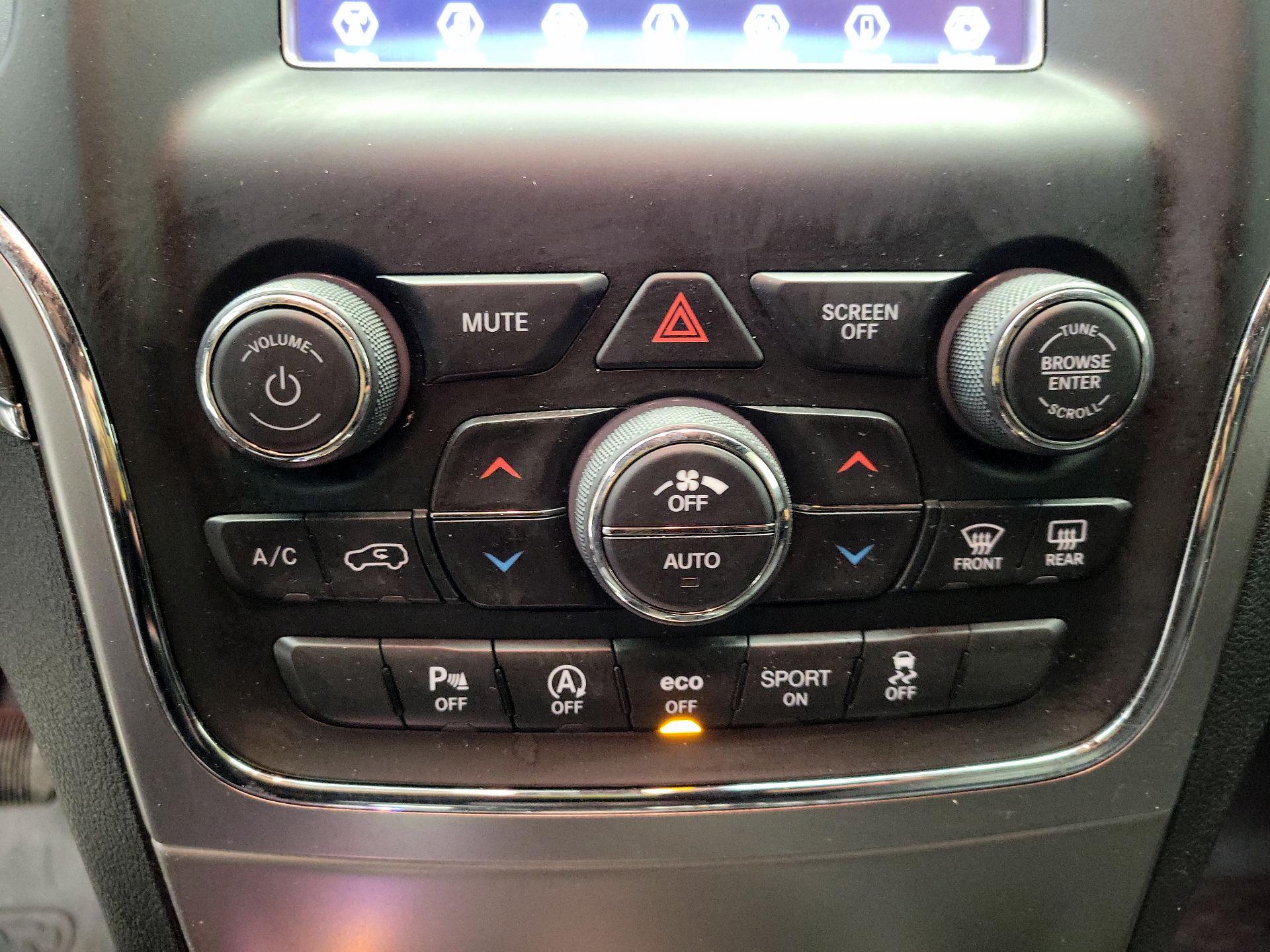 Thumbnail: 2018 Jeep Grand Cherokee - 15