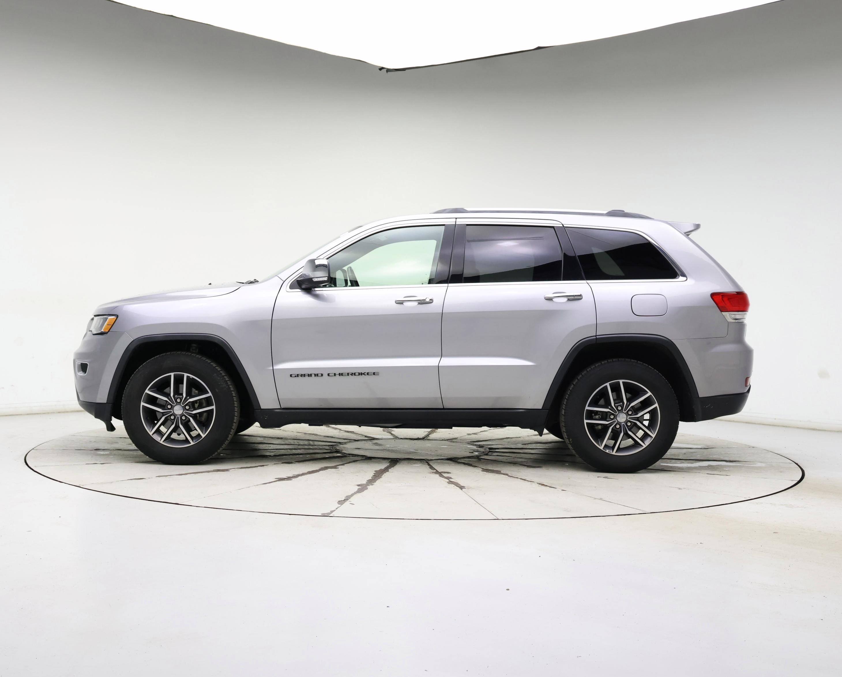 Thumbnail: 2018 Jeep Grand Cherokee - 3