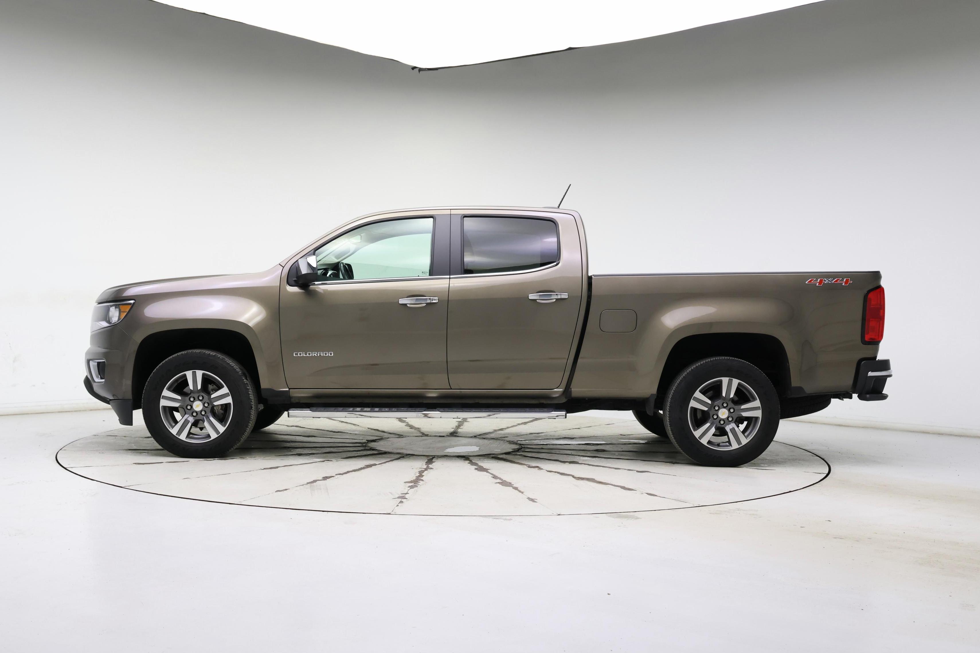 Thumbnail: 2015 Chevrolet Colorado - 3