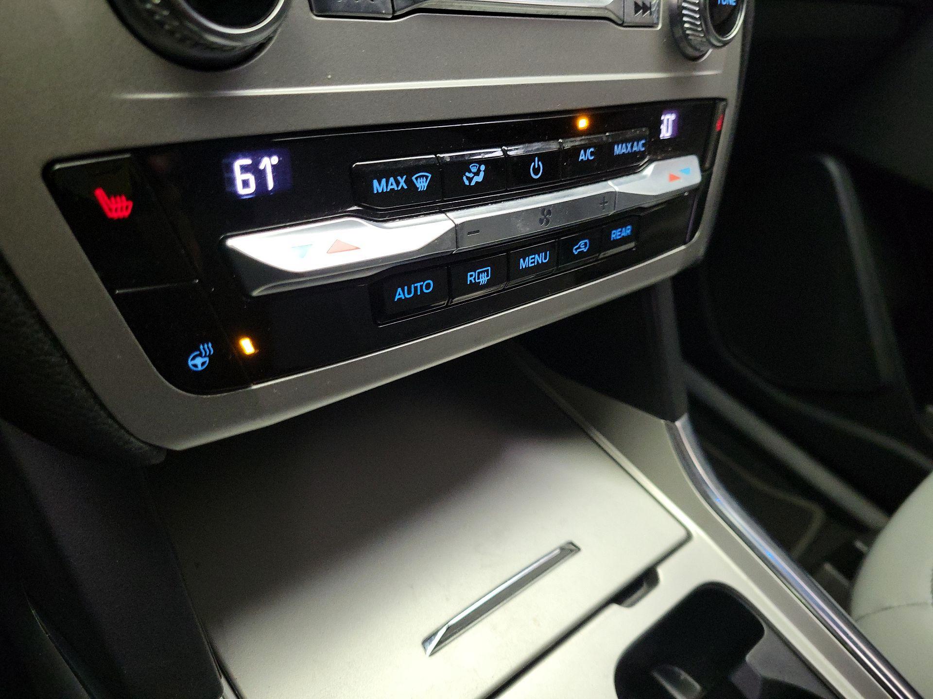 Thumbnail: 2021 Ford Explorer - 17