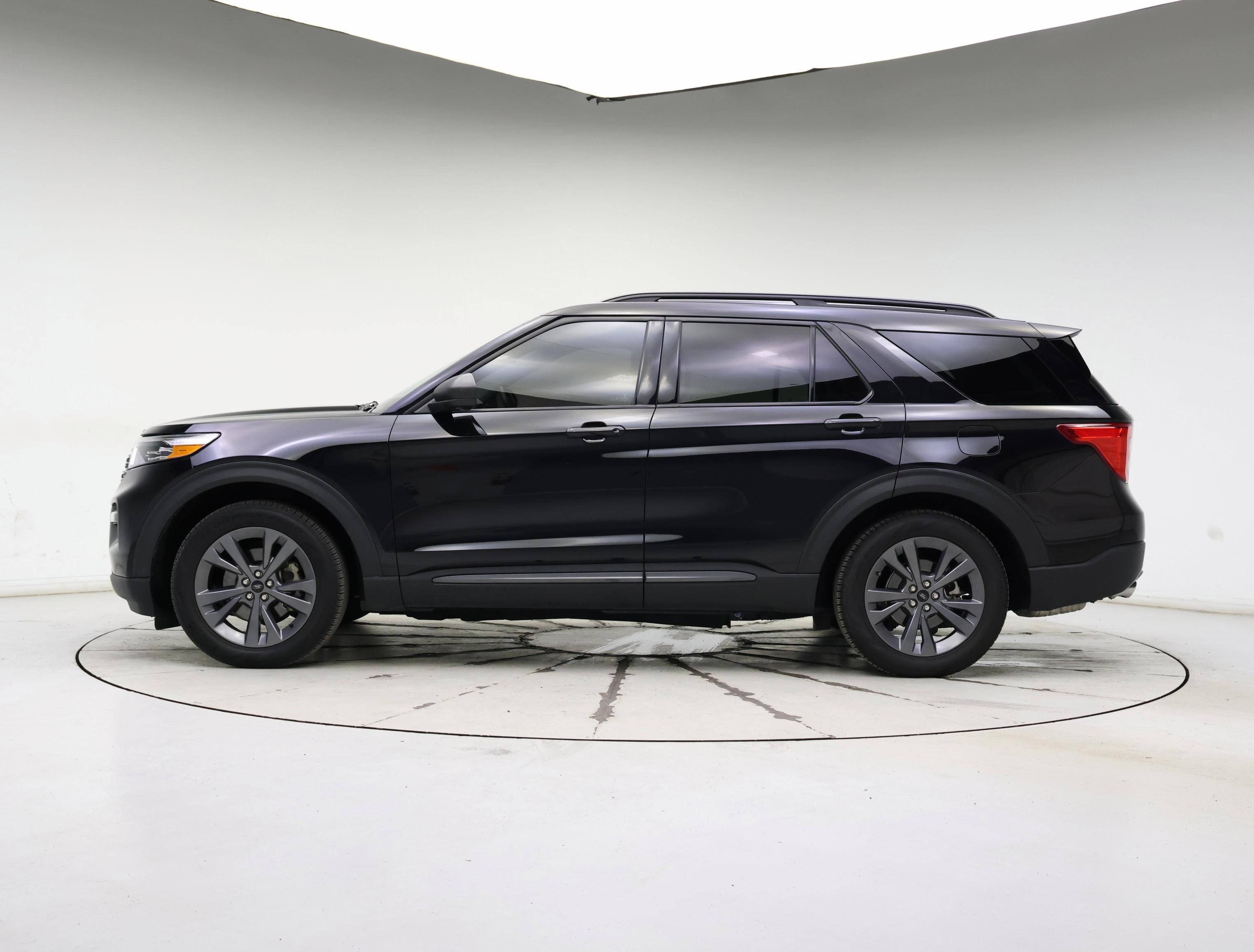 Thumbnail: 2021 Ford Explorer - 3