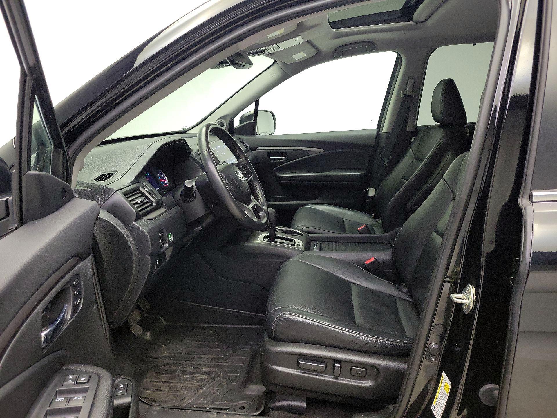 Thumbnail: 2019 Honda Pilot - 11