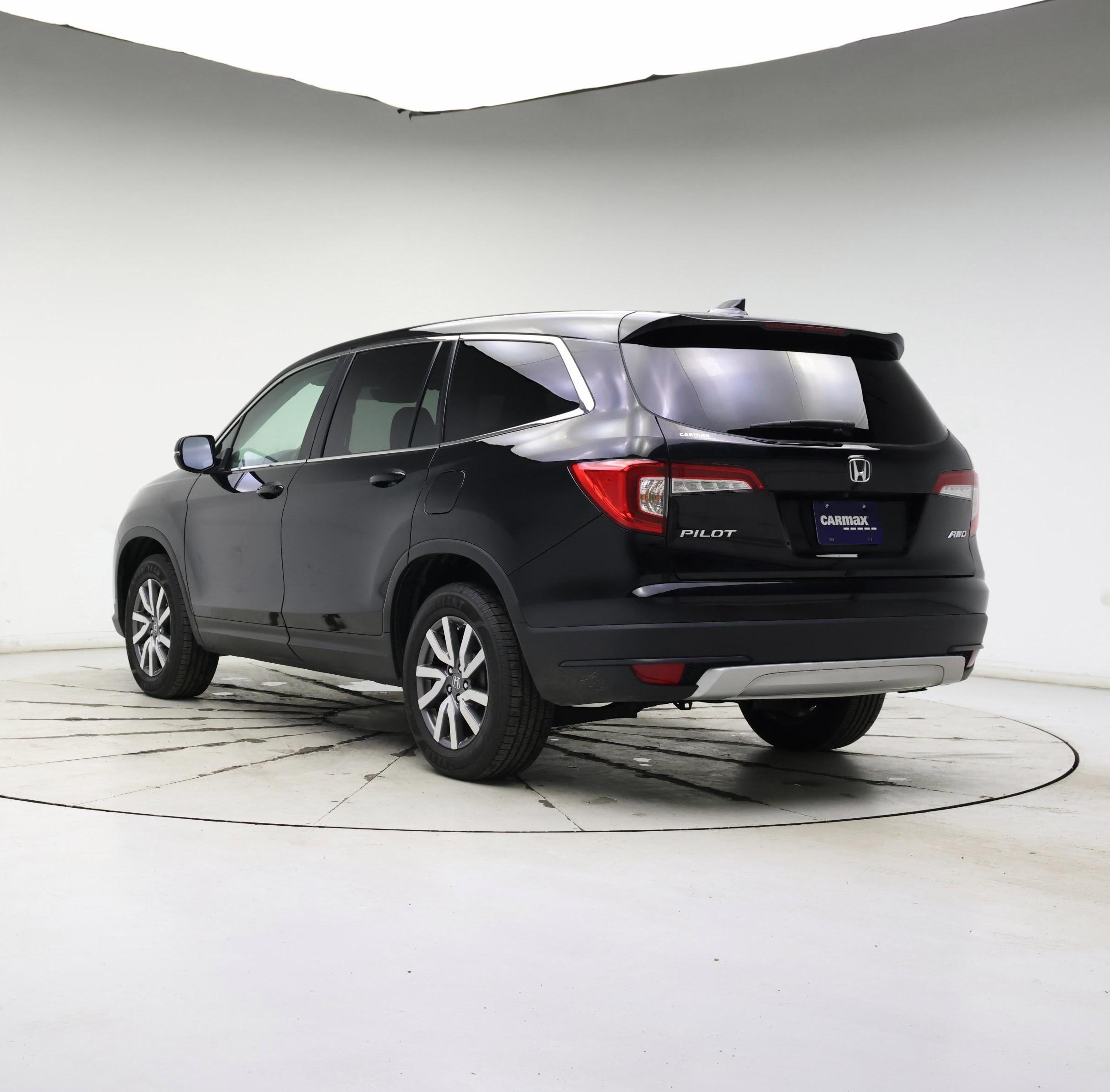 Thumbnail: 2019 Honda Pilot - 2