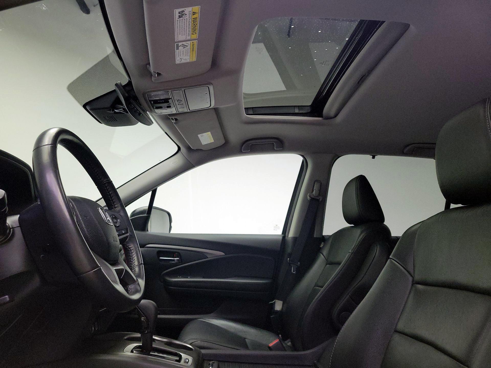 Thumbnail: 2019 Honda Pilot - 19