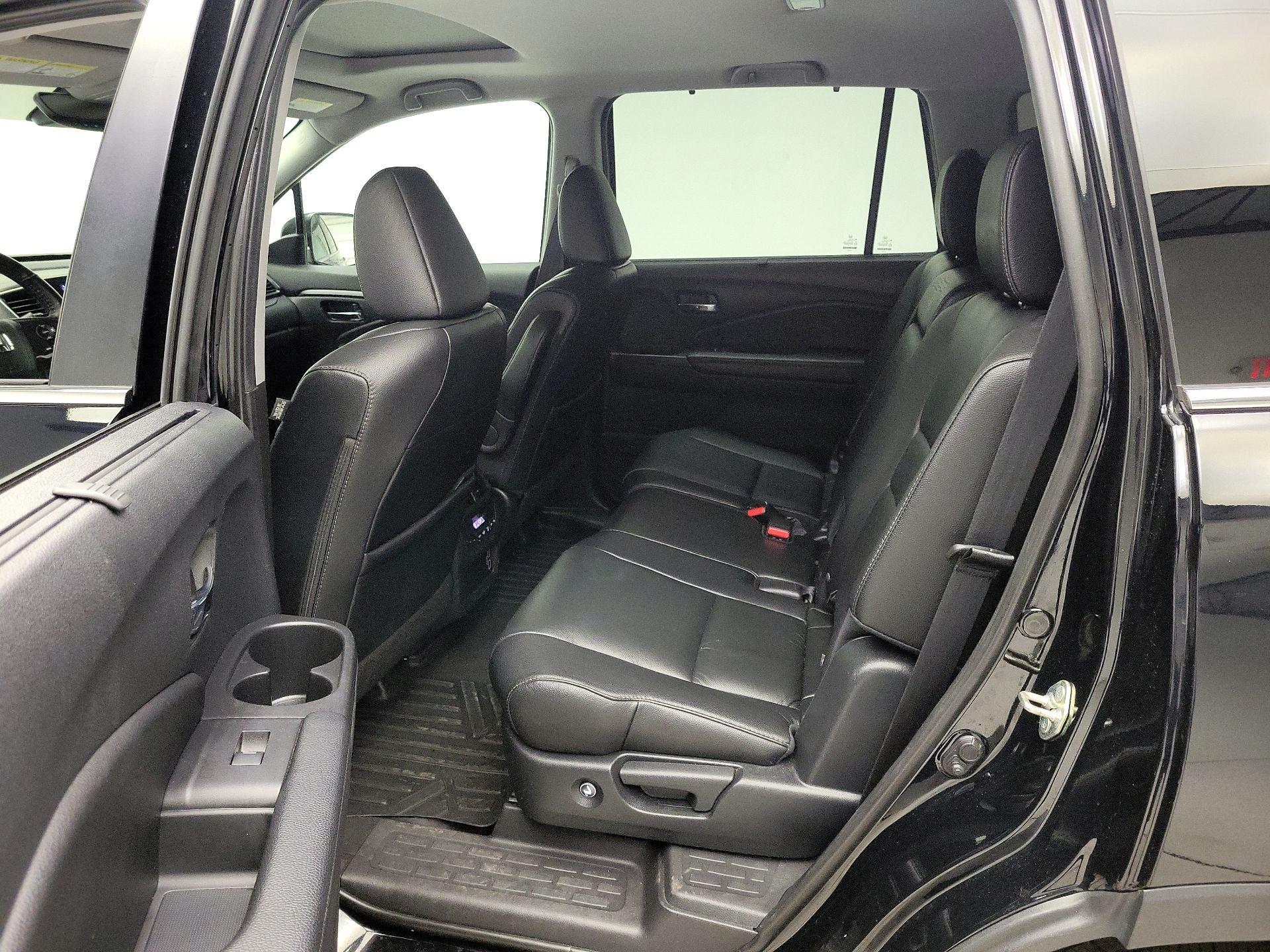 Thumbnail: 2019 Honda Pilot - 20