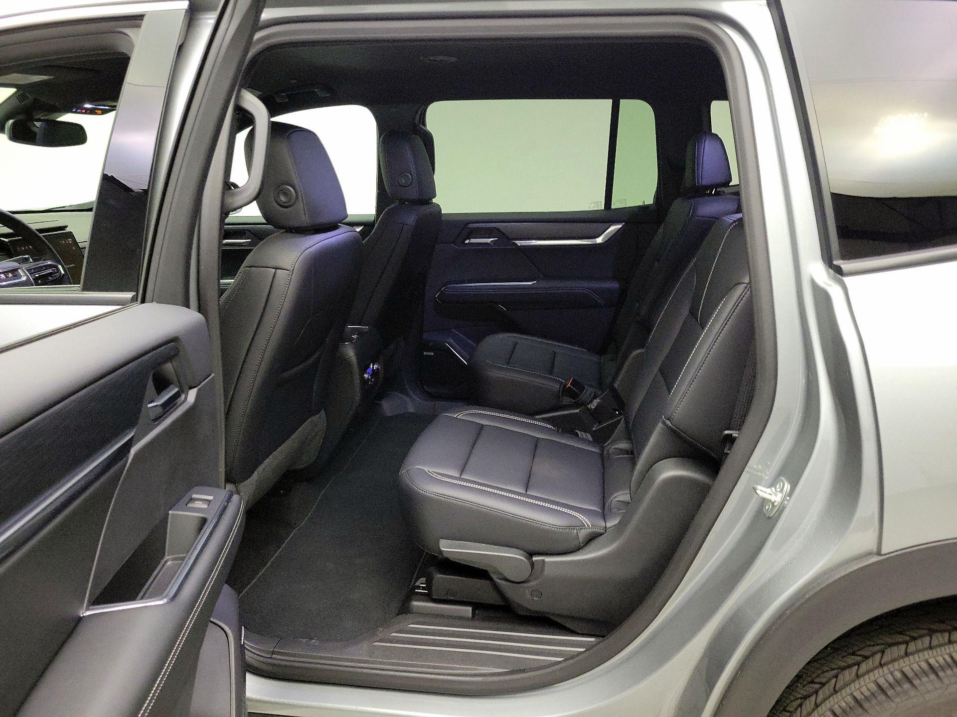 Thumbnail: 2025 GMC Acadia - 18