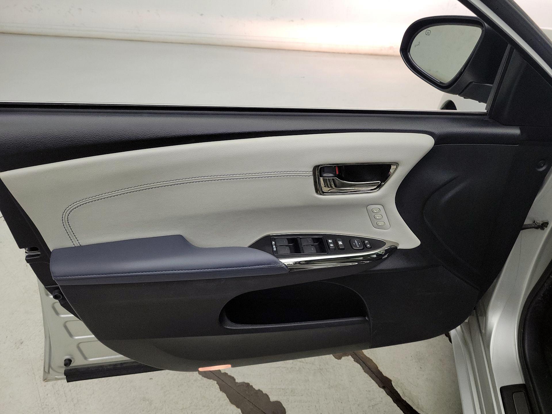 Thumbnail: 2014 Toyota Avalon - 12