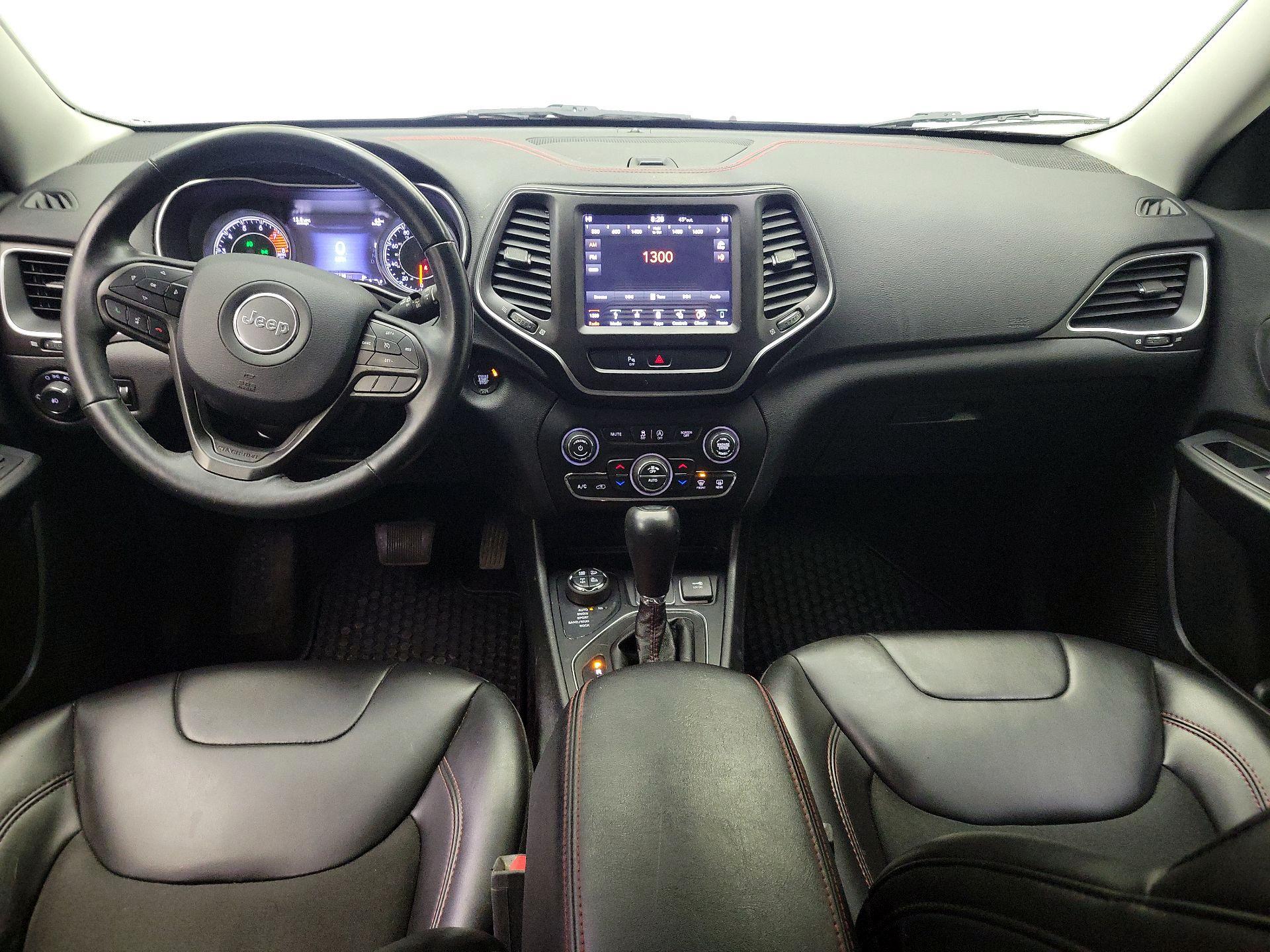 Thumbnail: 2019 Jeep Cherokee - 9