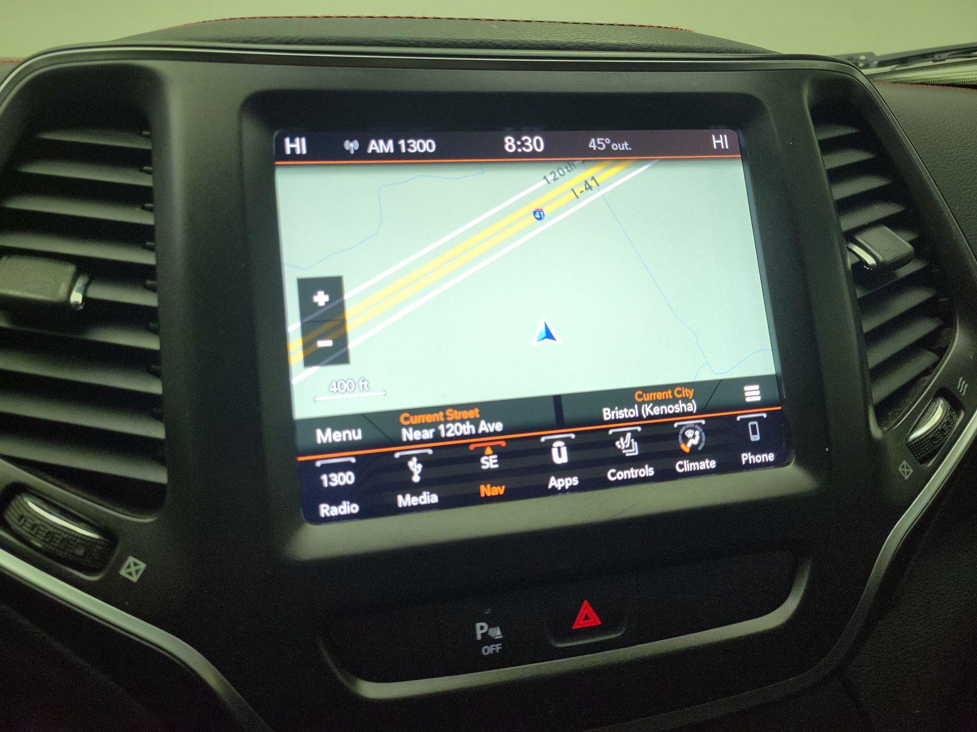 Thumbnail: 2019 Jeep Cherokee - 14