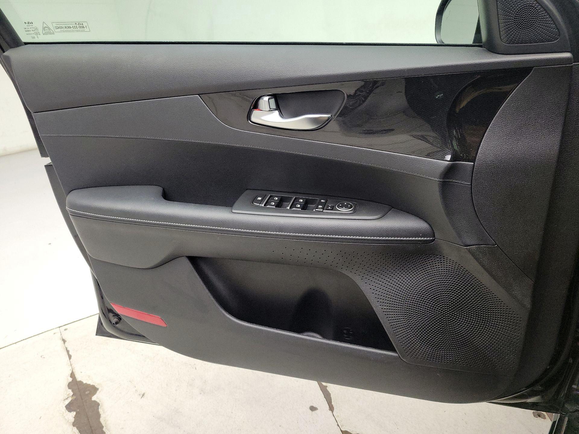 Thumbnail: 2023 Kia Forte - 12