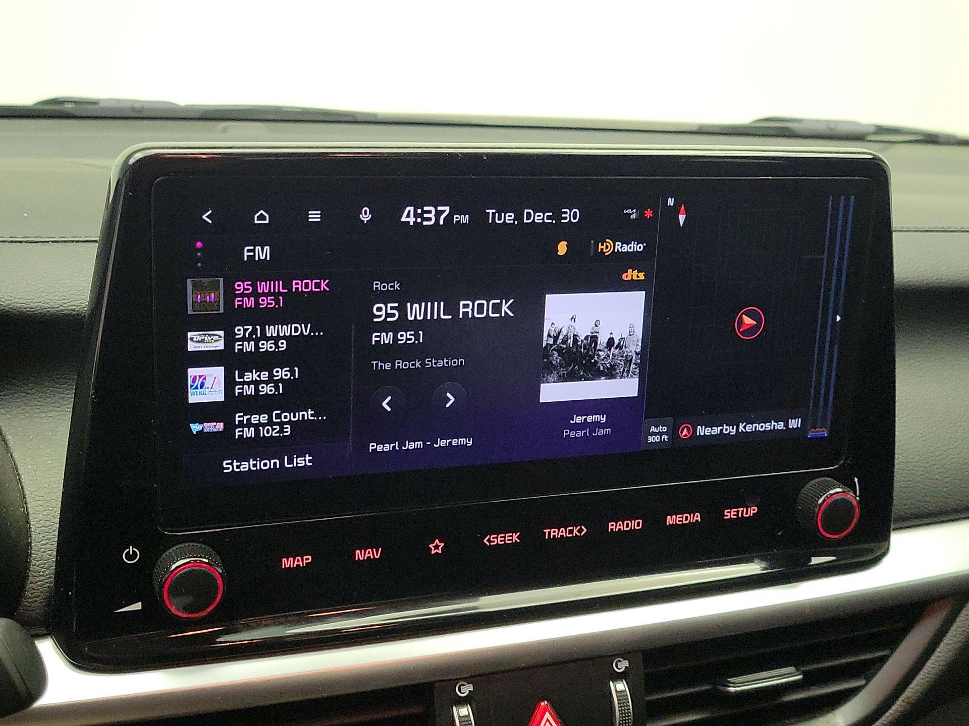 Thumbnail: 2023 Kia Forte - 16