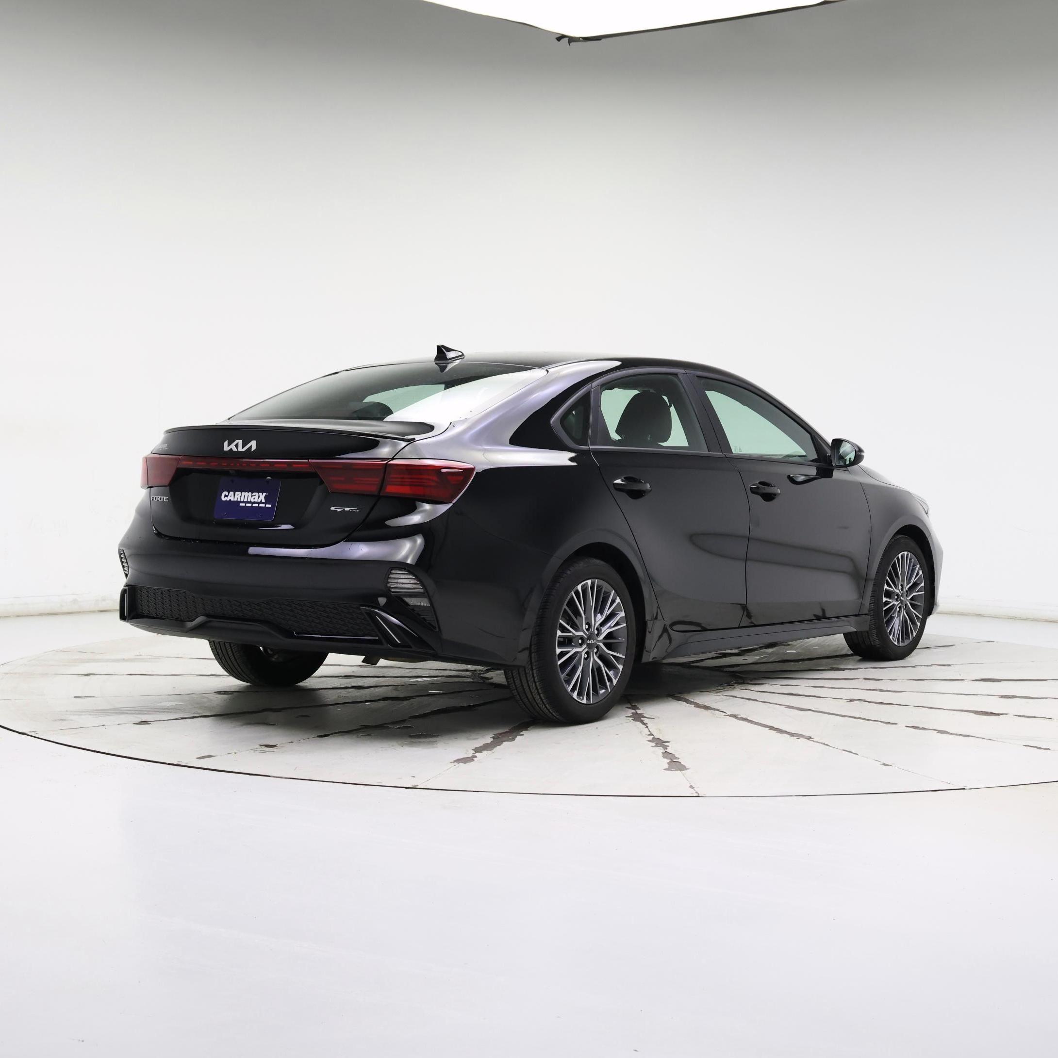 Thumbnail: 2023 Kia Forte - 8