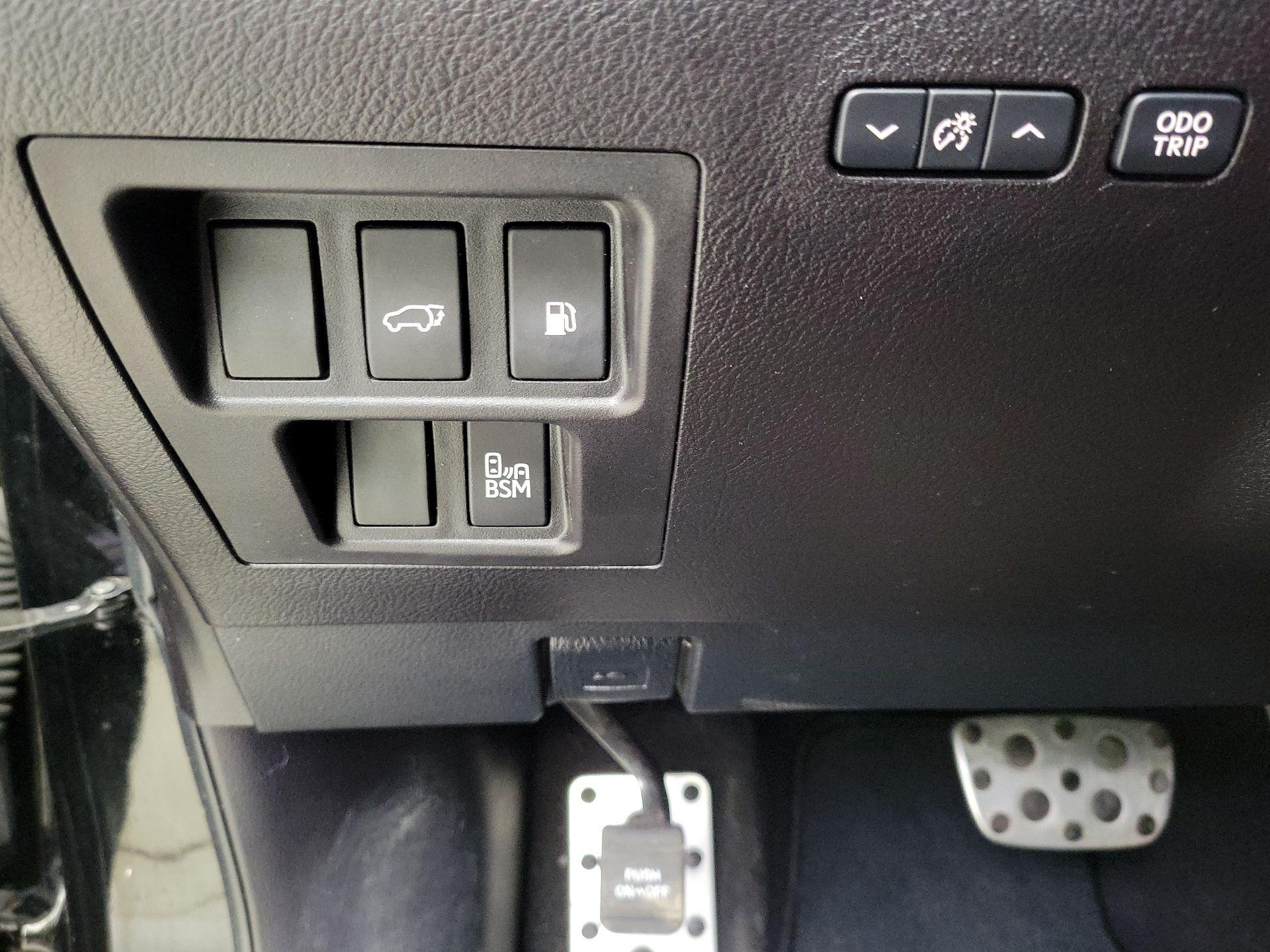 Thumbnail: 2015 Lexus RX - 13