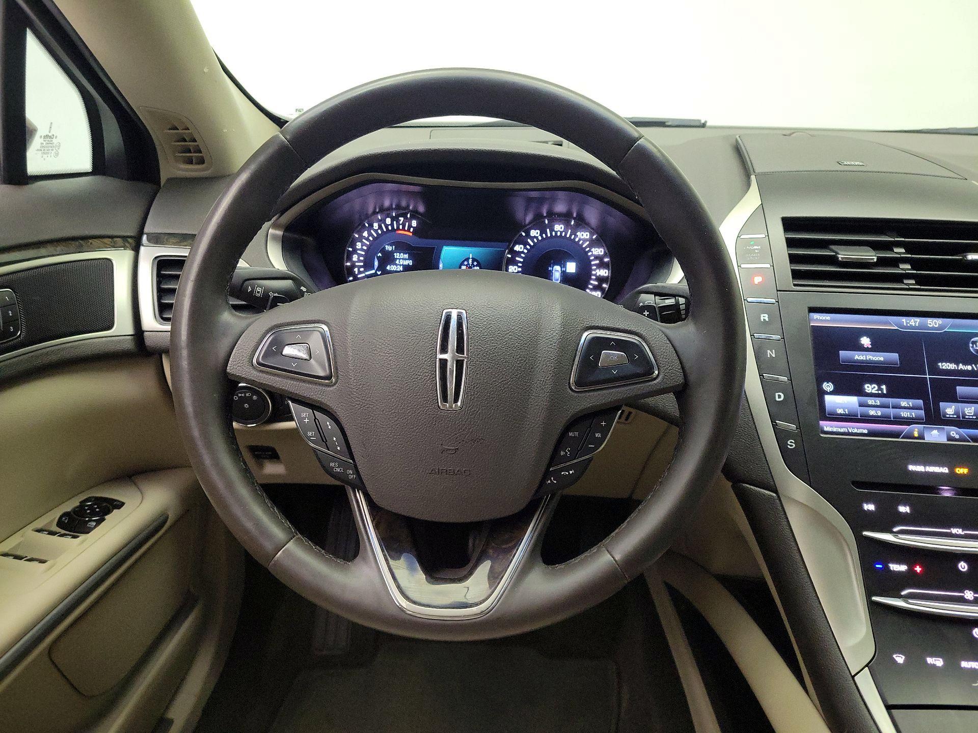 Thumbnail: 2016 Lincoln MKZ - 10