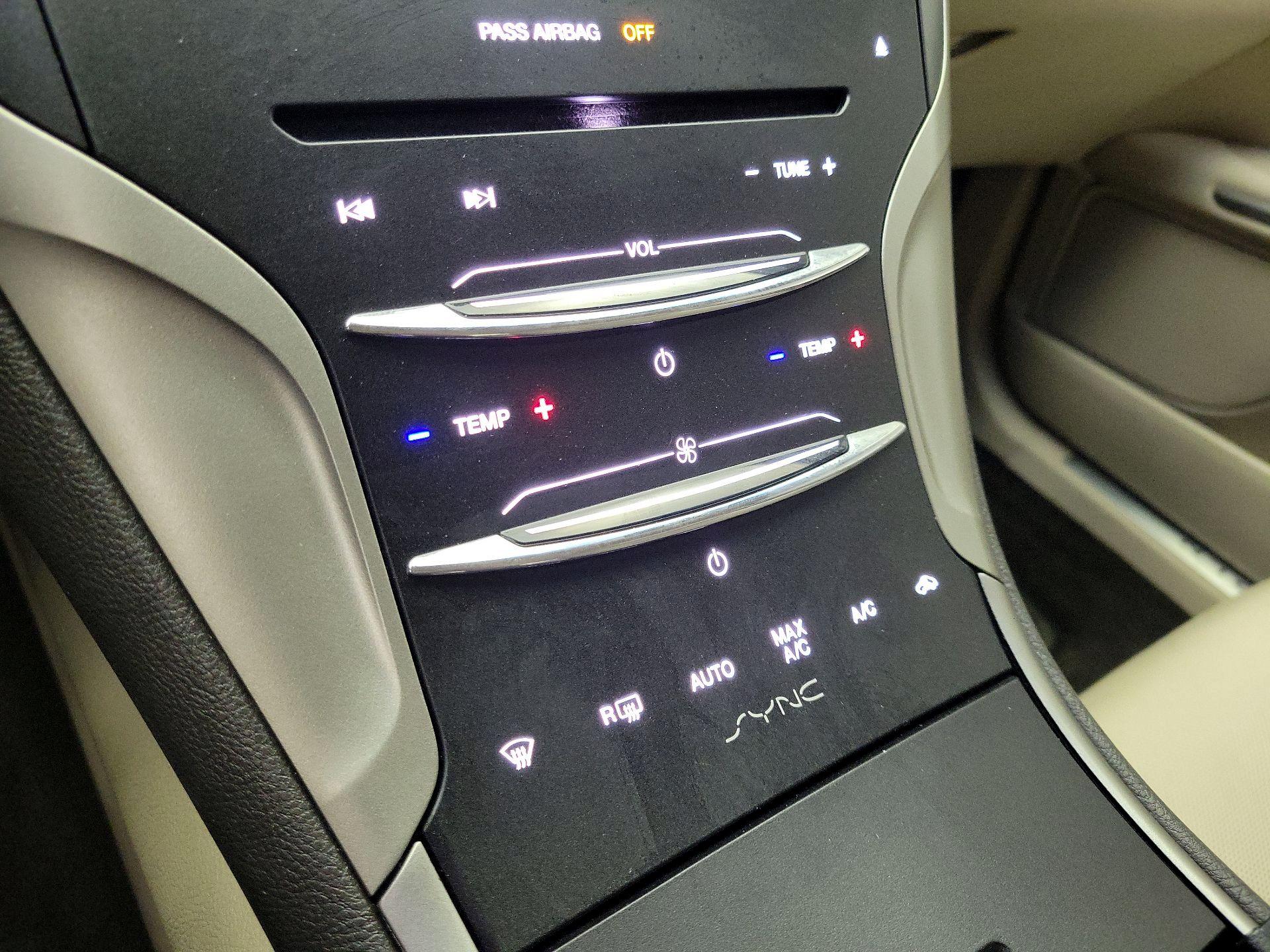 Thumbnail: 2016 Lincoln MKZ - 17