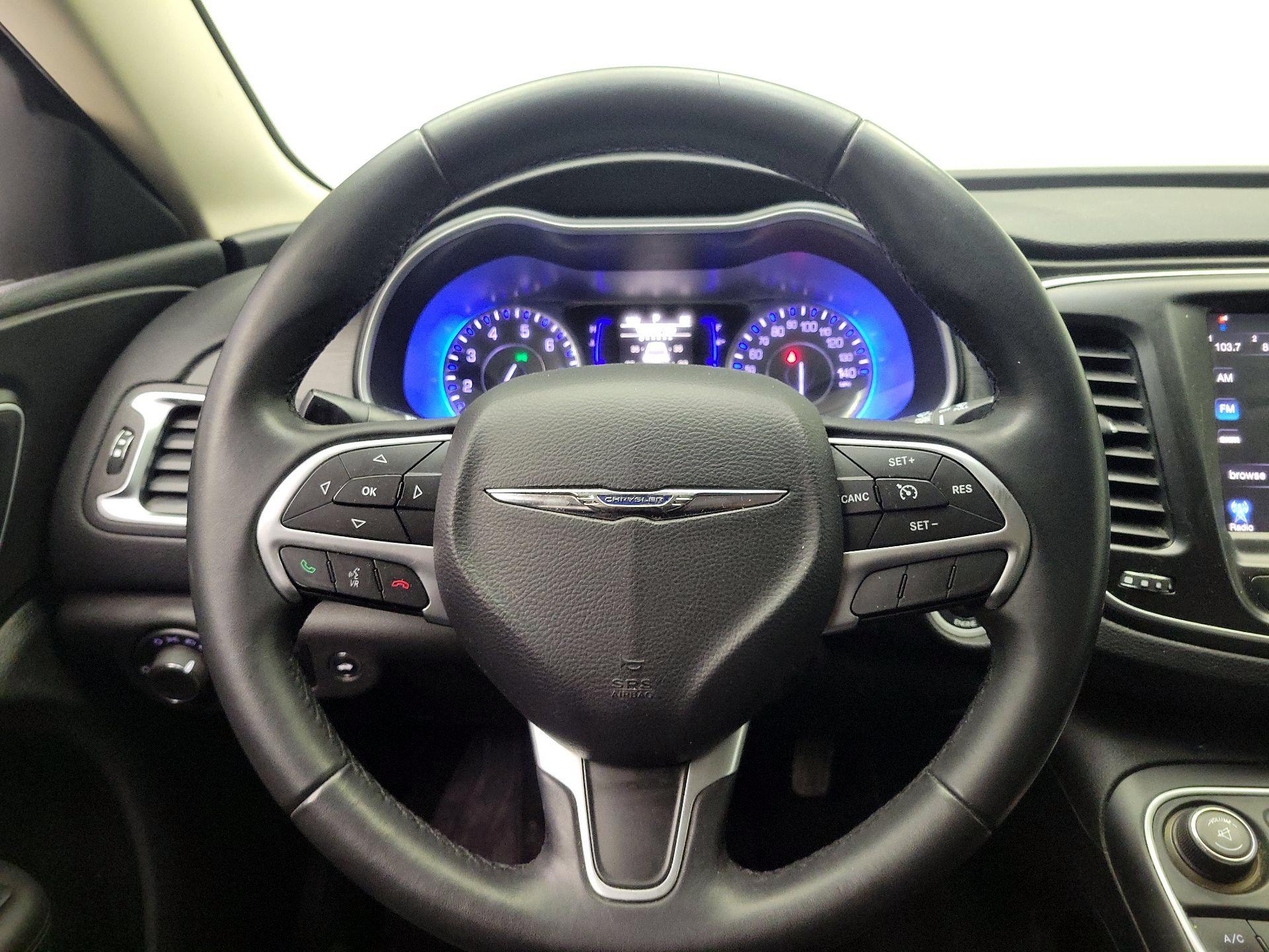 Thumbnail: 2016 Chrysler 200 - 10