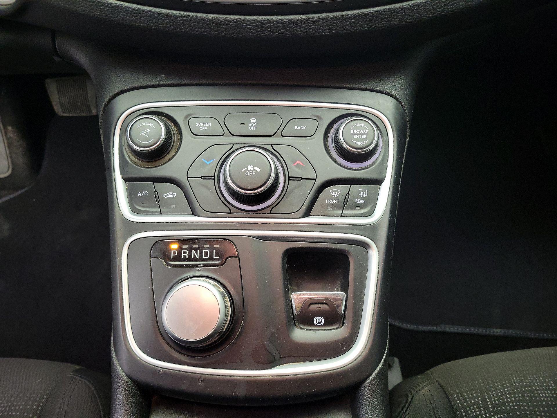 Thumbnail: 2016 Chrysler 200 - 16