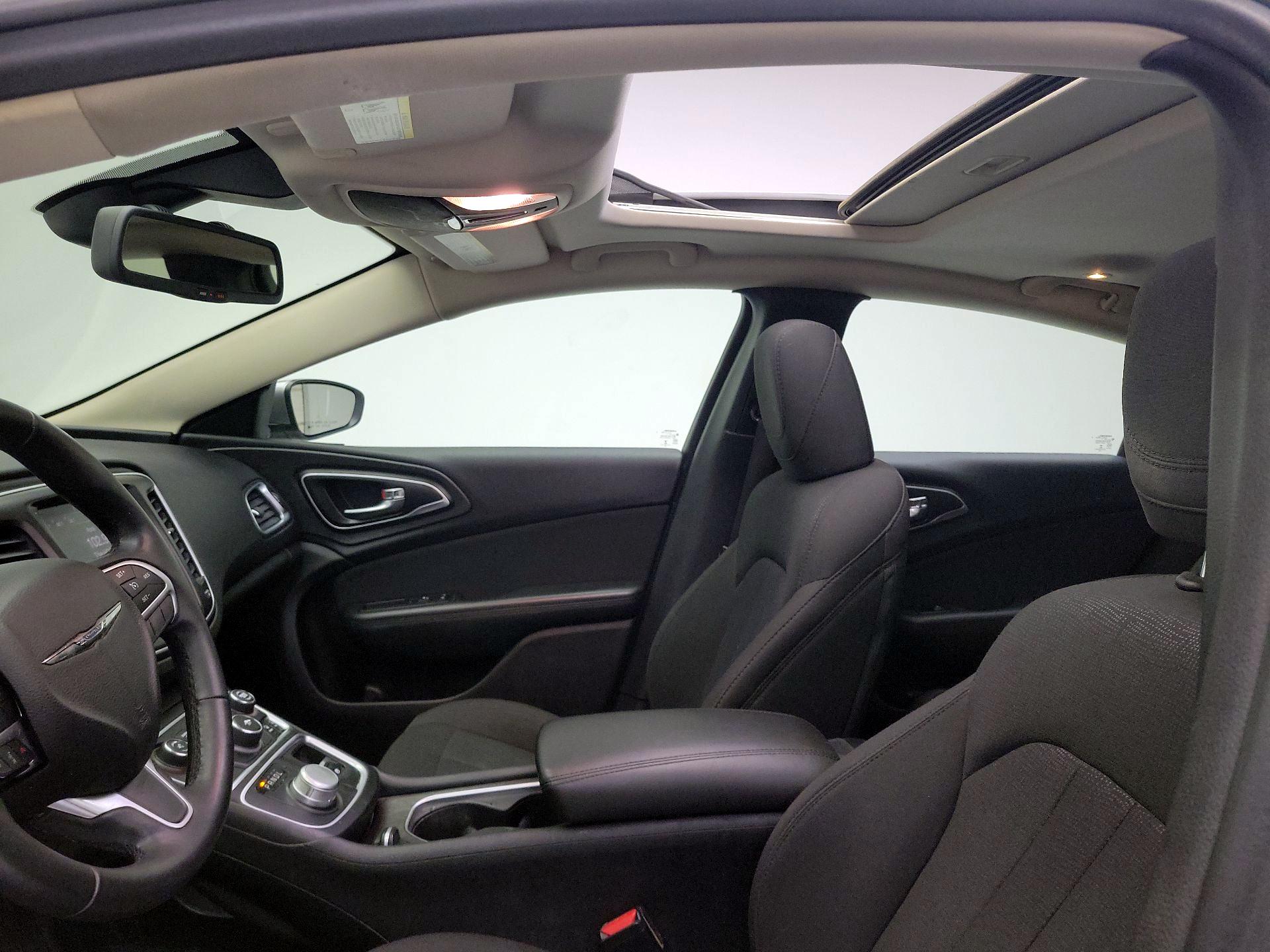 Thumbnail: 2016 Chrysler 200 - 17