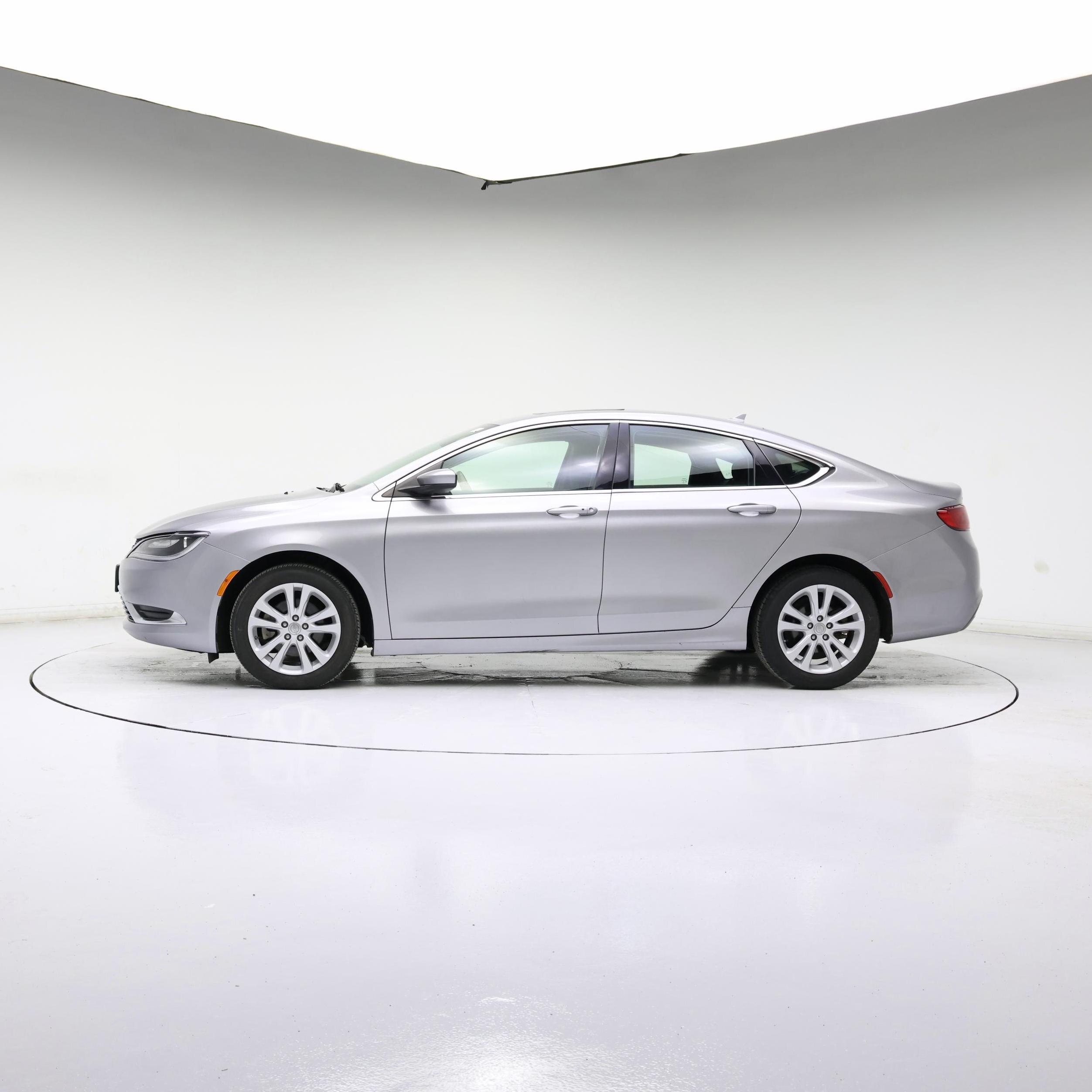 Thumbnail: 2016 Chrysler 200 - 3