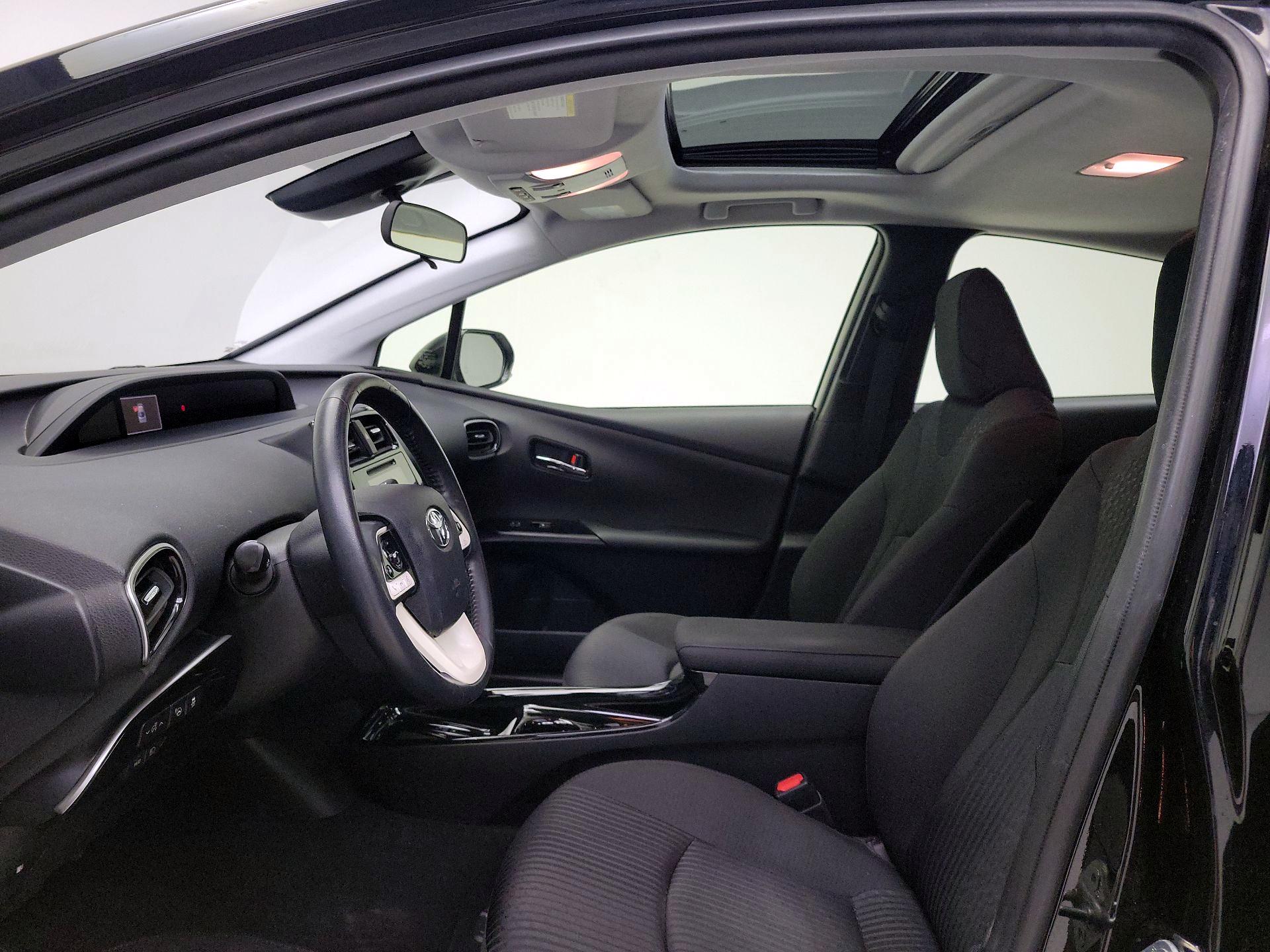 Thumbnail: 2018 Toyota Prius - 20