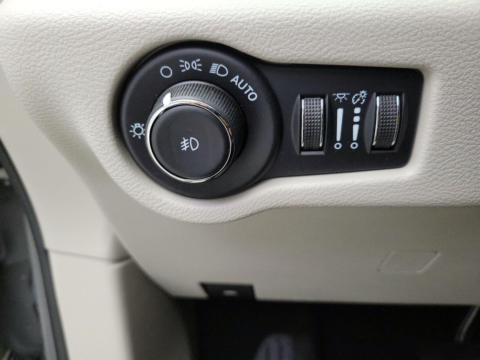 Thumbnail: 2022 Chrysler Pacifica - 13