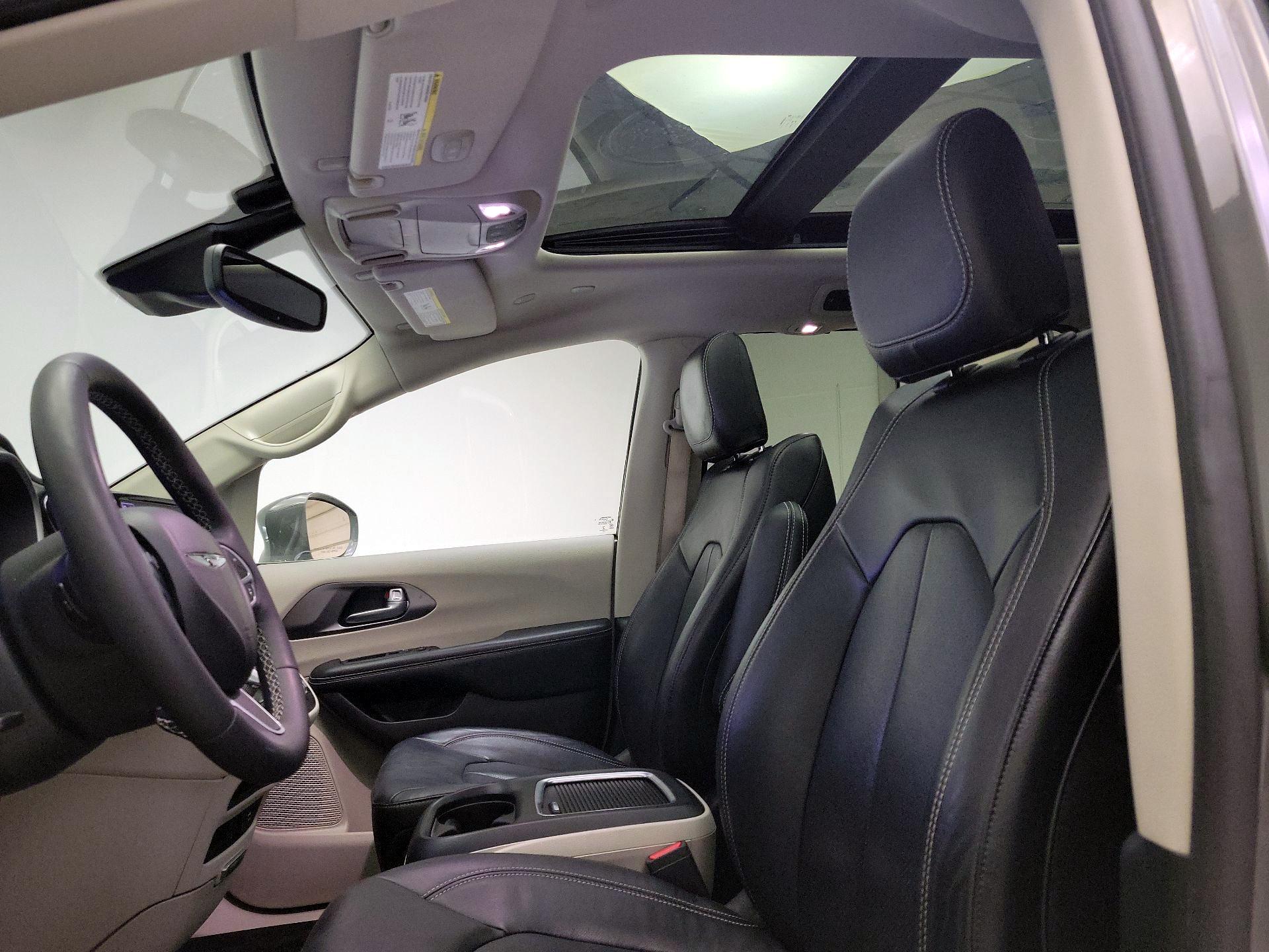 Thumbnail: 2022 Chrysler Pacifica - 19