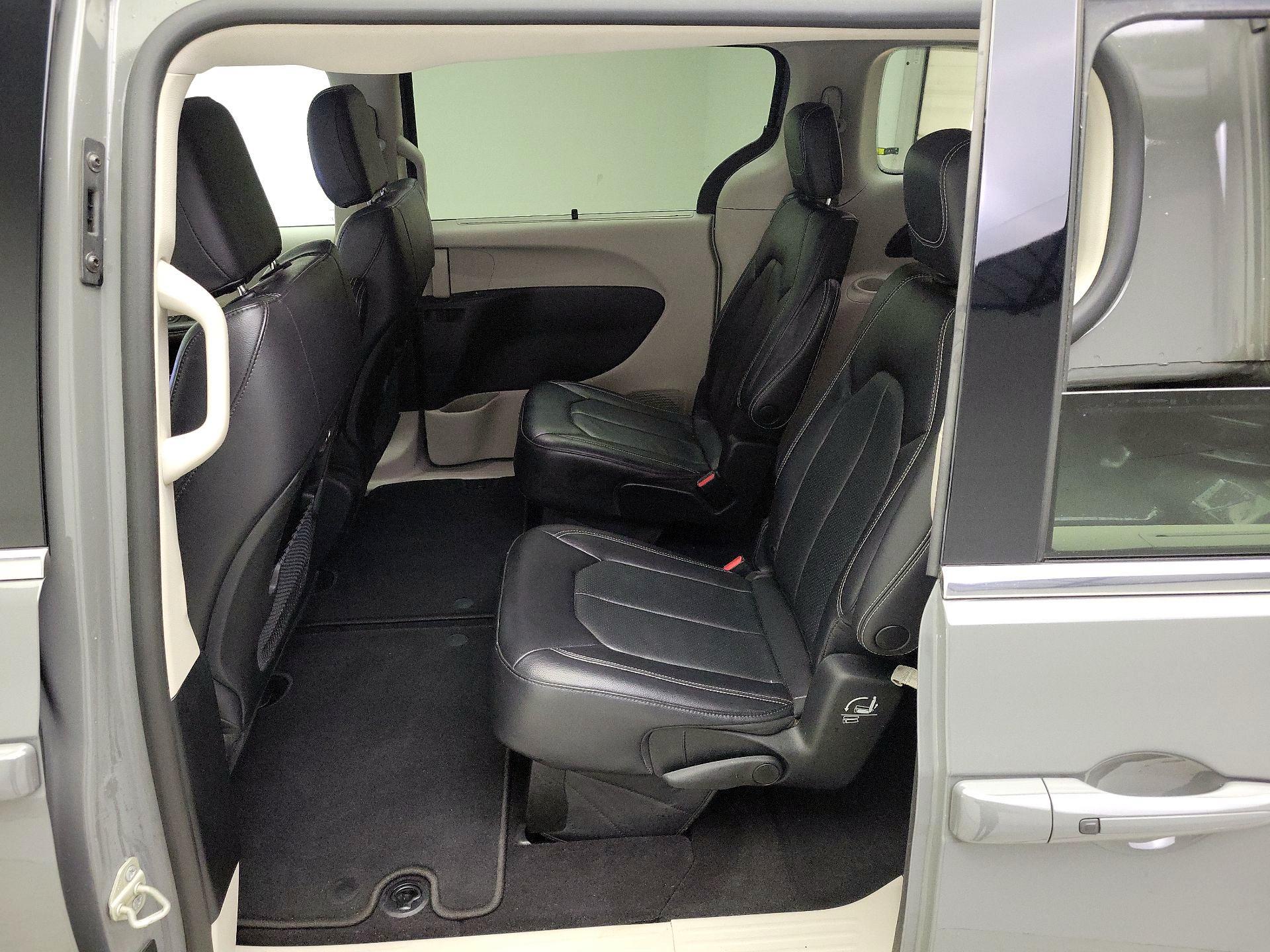 Thumbnail: 2022 Chrysler Pacifica - 20