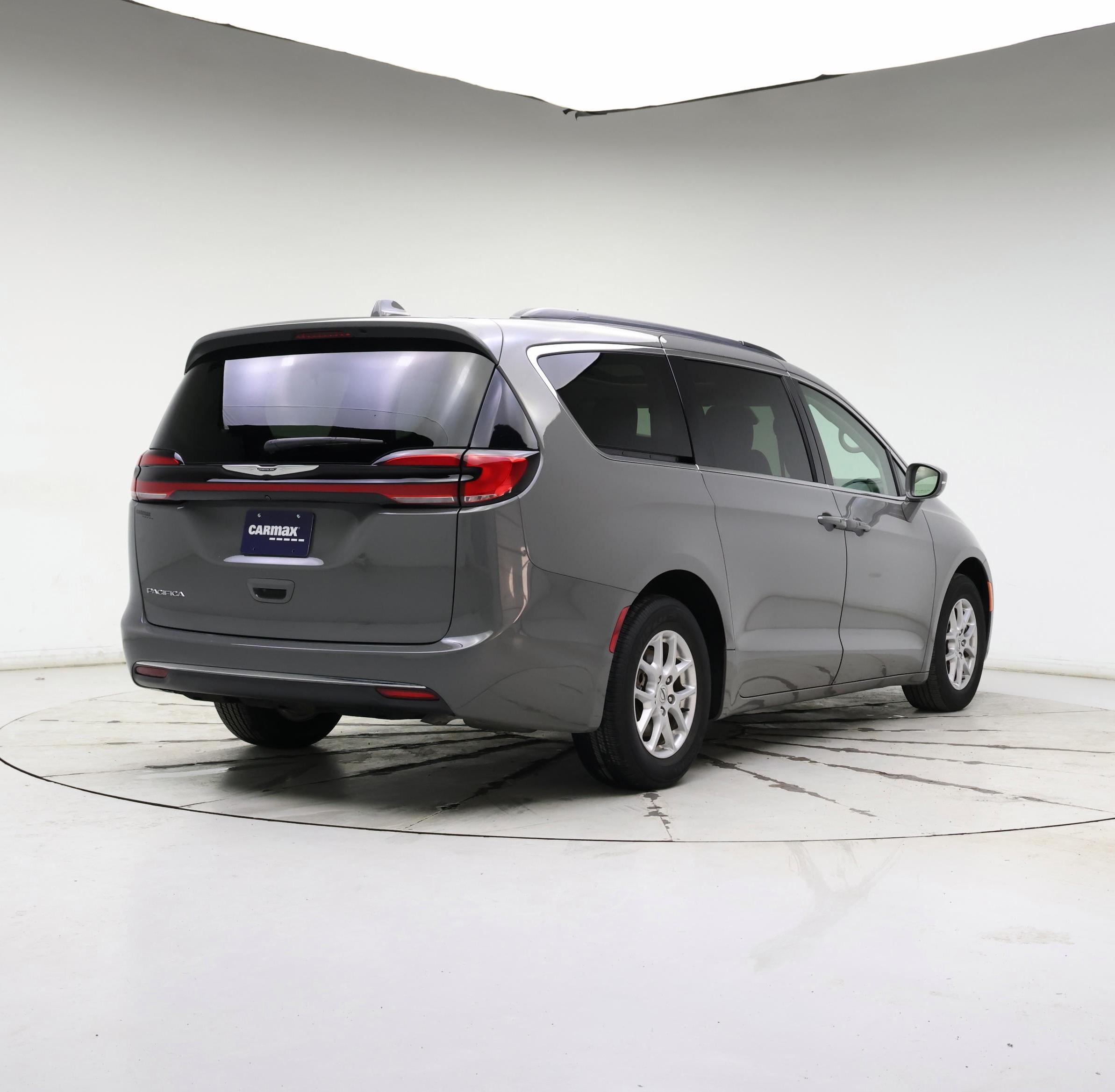 Thumbnail: 2022 Chrysler Pacifica - 8