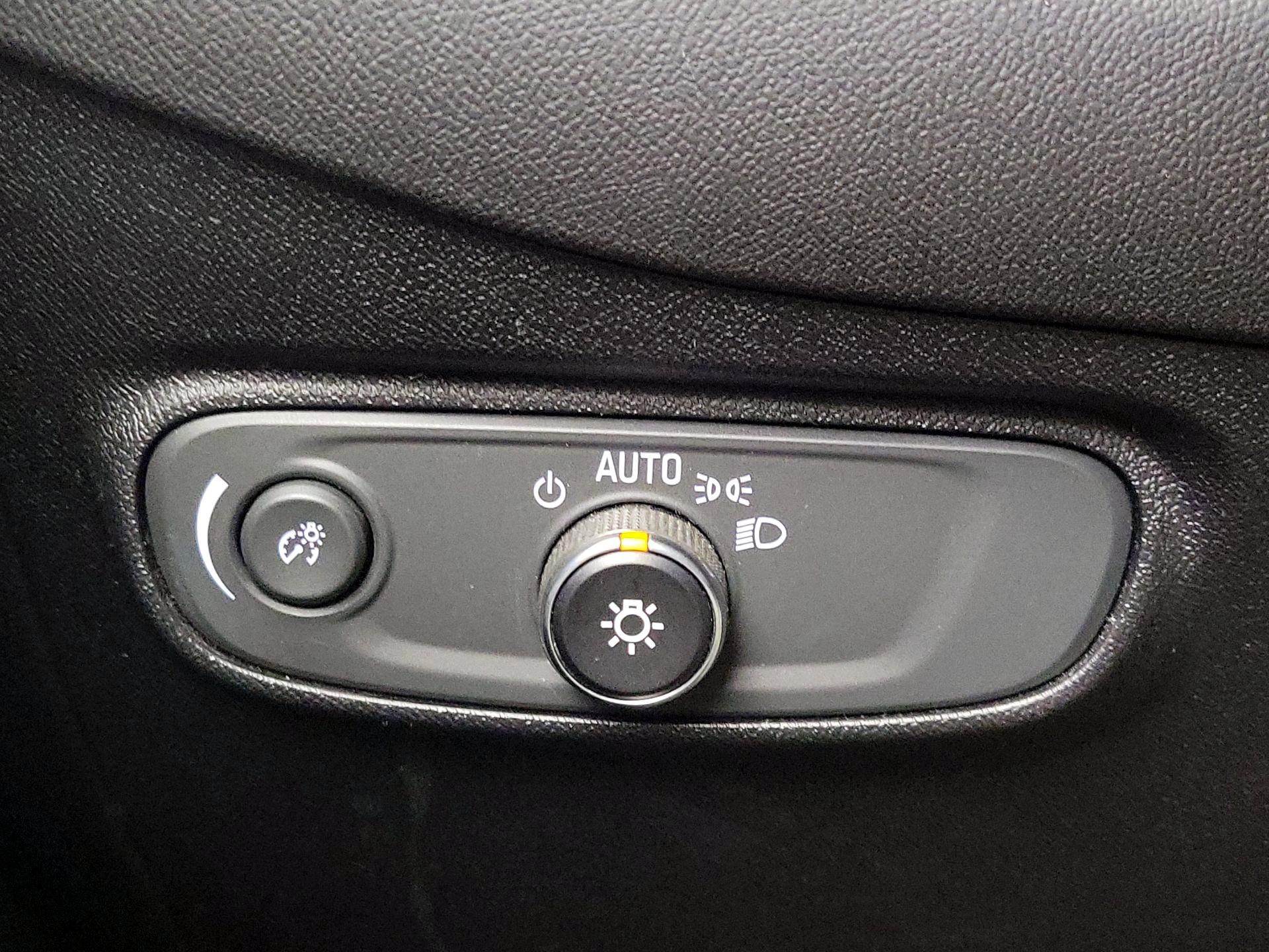 Thumbnail: 2018 Chevrolet Equinox - 13