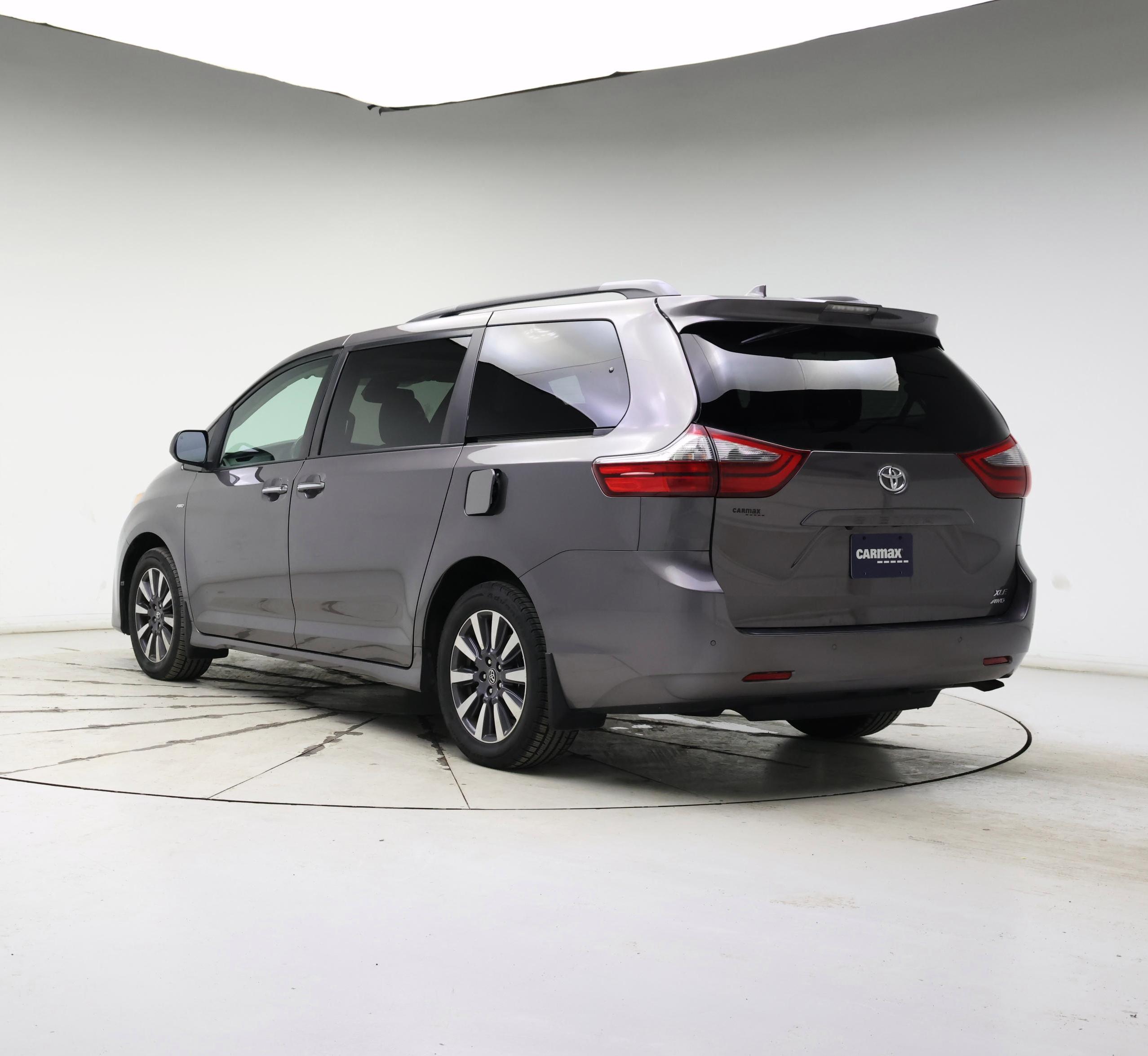 Thumbnail: 2020 Toyota Sienna - 2