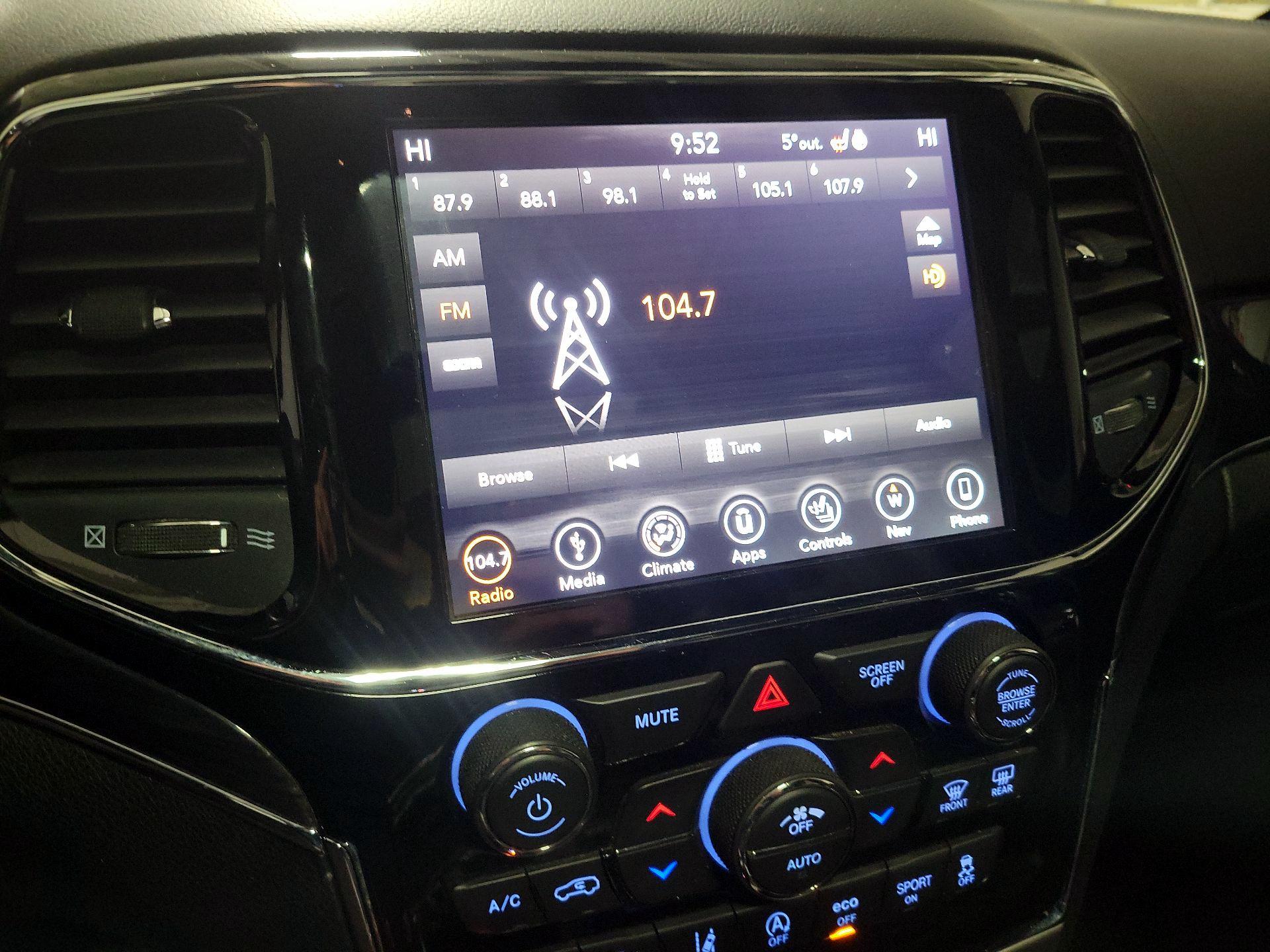 Thumbnail: 2019 Jeep Grand Cherokee - 14