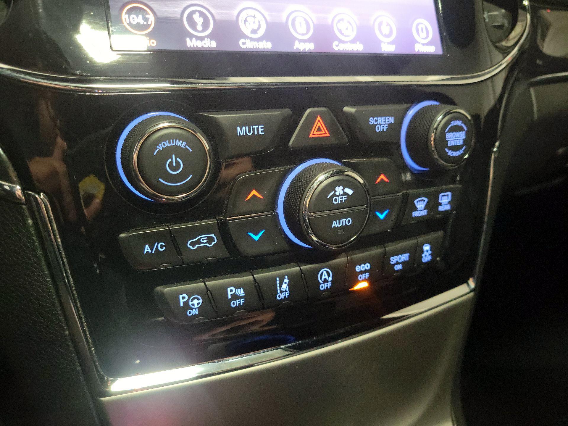 Thumbnail: 2019 Jeep Grand Cherokee - 15