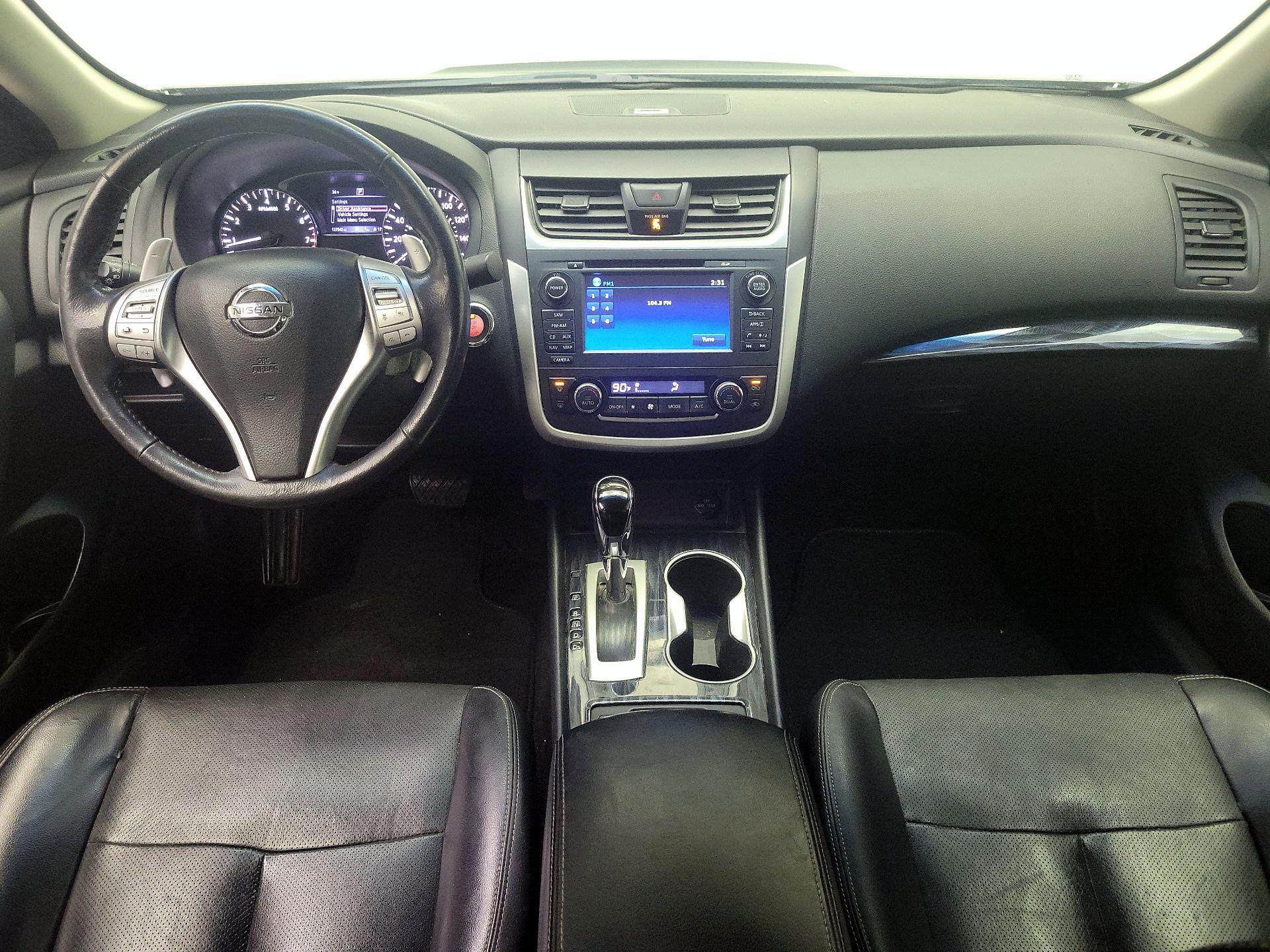 Thumbnail: 2016 Nissan Altima - 9